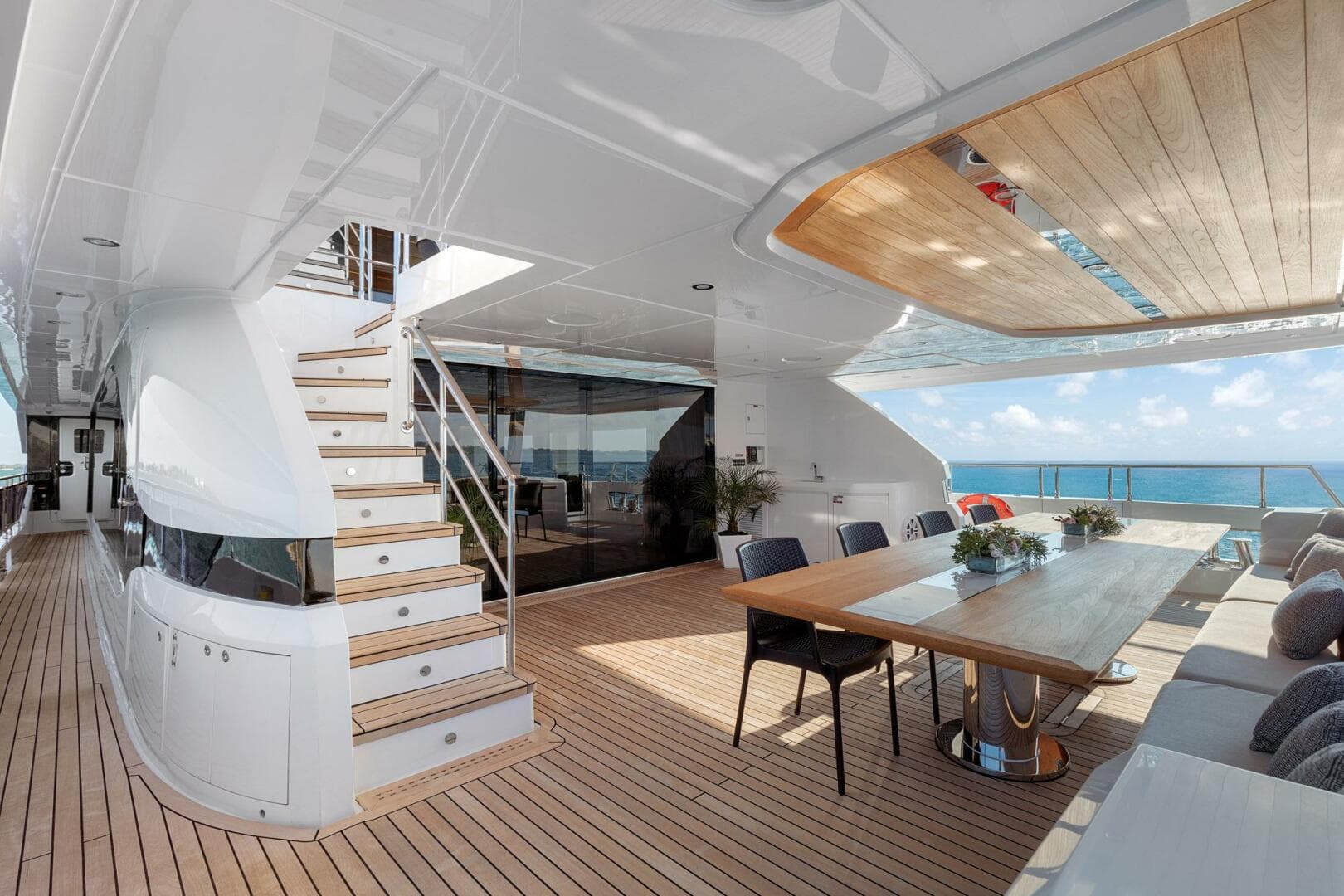 2022 Majesty Yachts 120 — photo 41