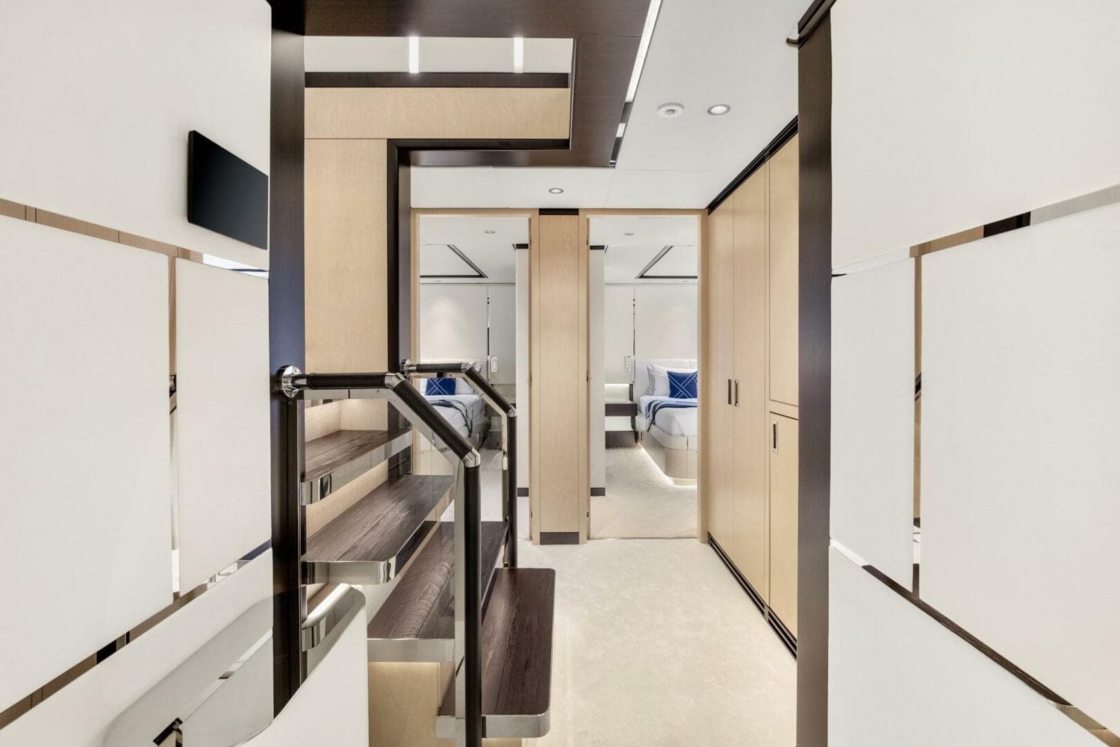 2022 Majesty Yachts 120 — photo 27