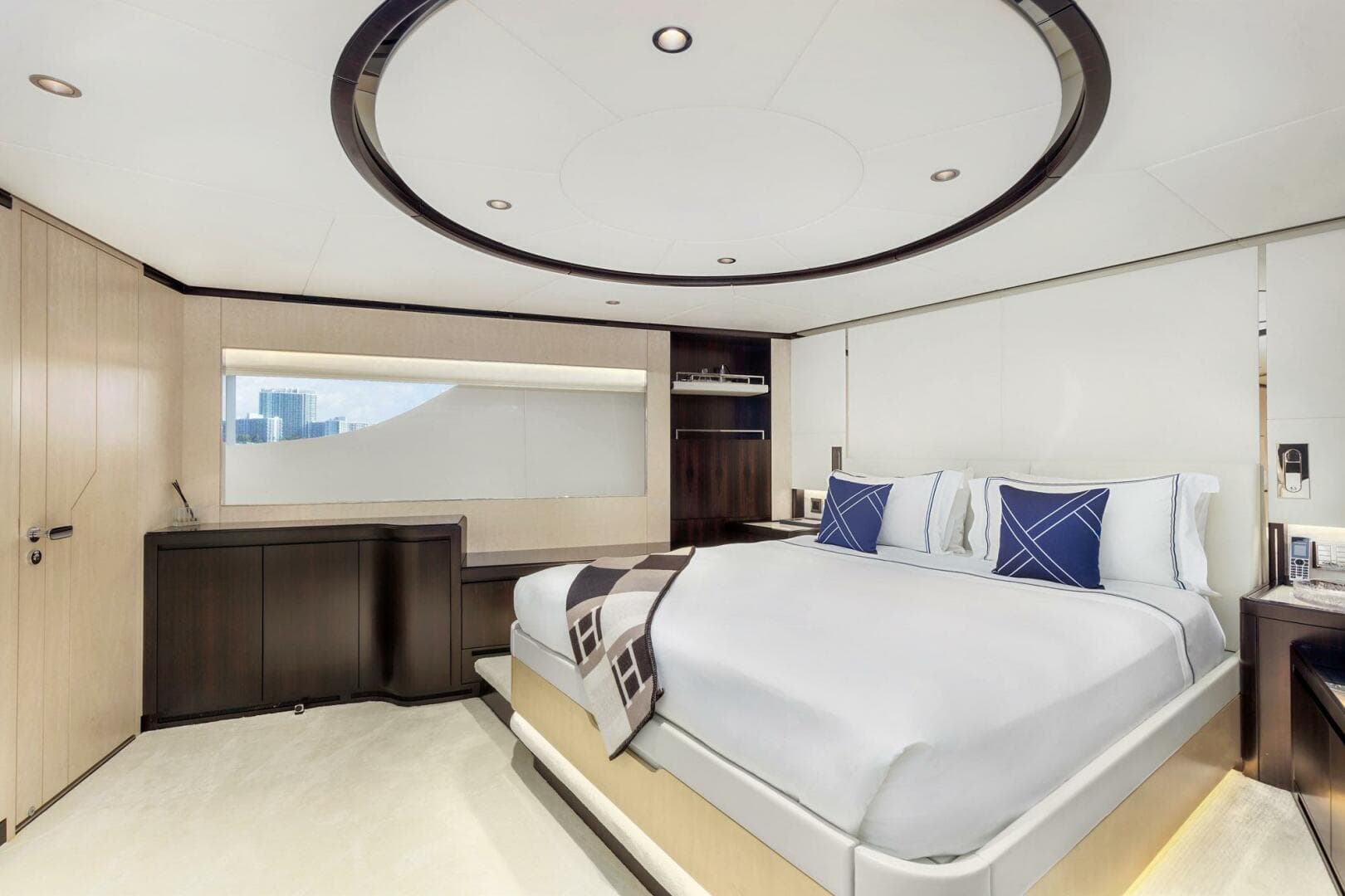 2022 Majesty Yachts 120 — photo 19