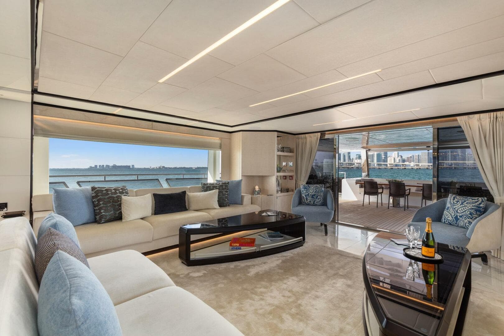 2022 Majesty Yachts 120 — photo 5