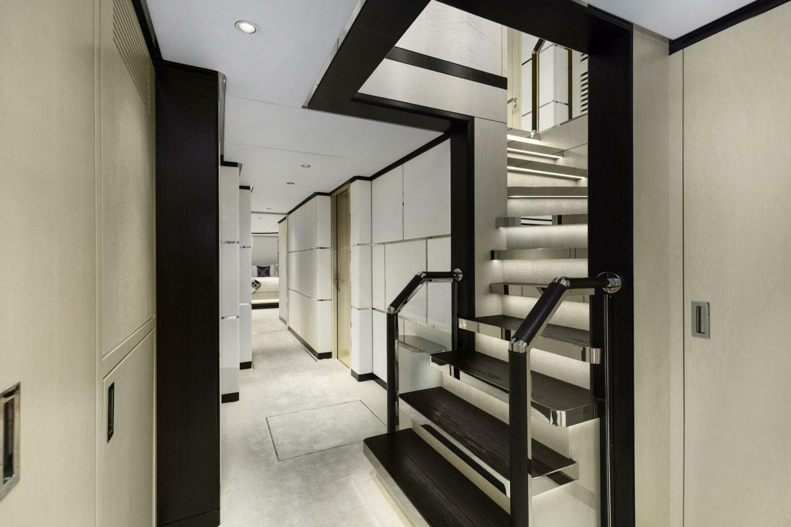 2022 Majesty Yachts 120 — photo 9