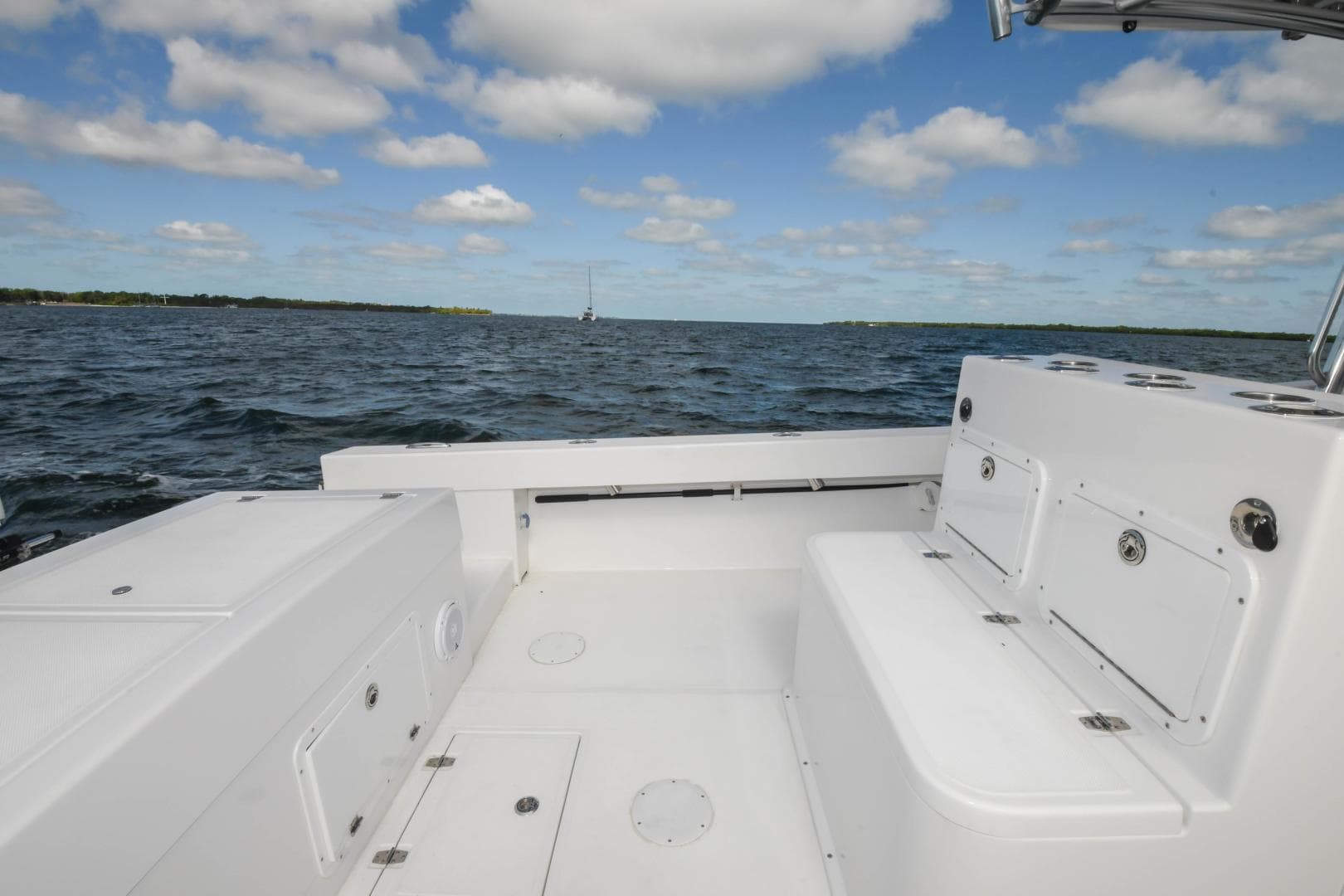 2019 Ocean Master 336 Center Console — photo 17
