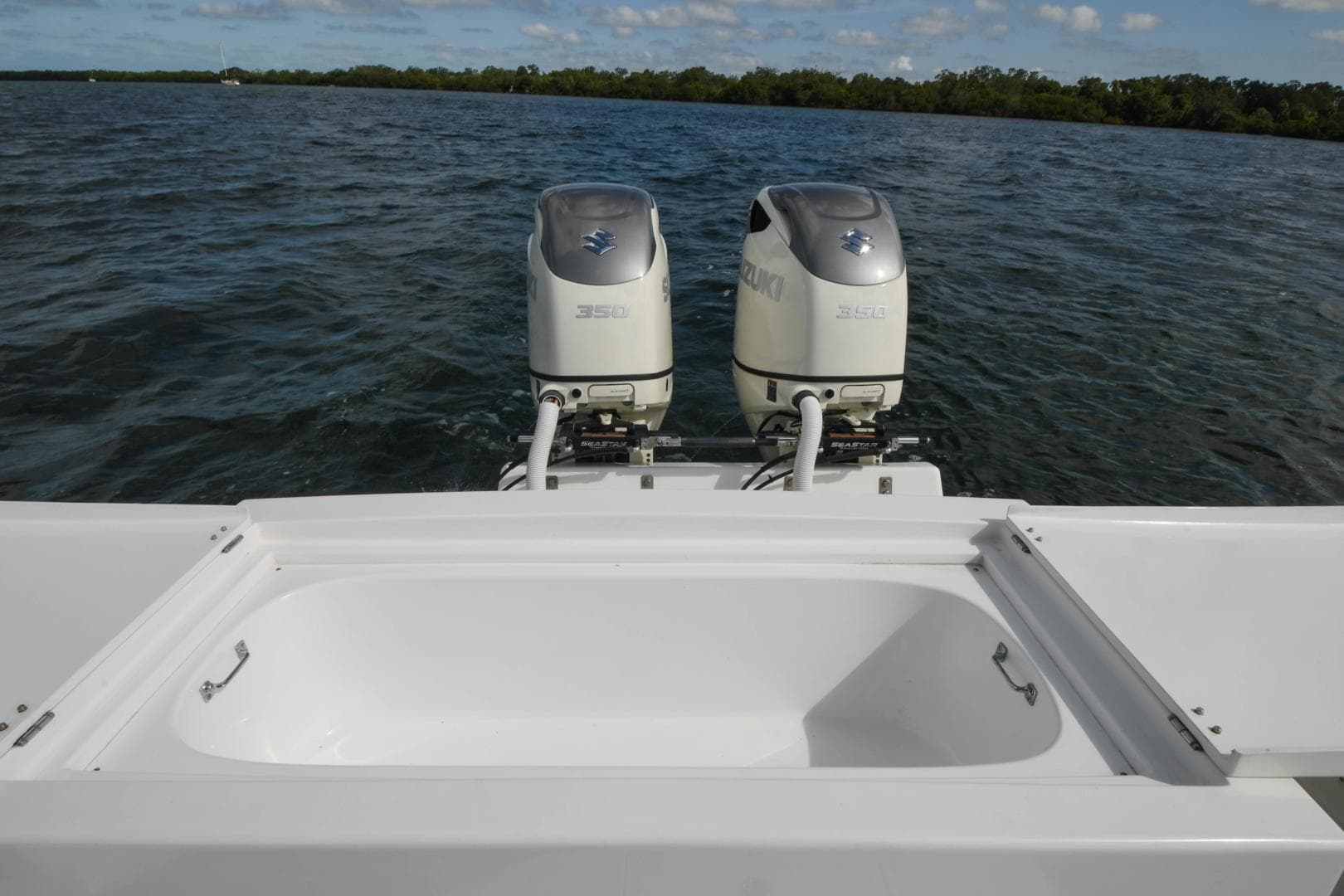 2019 Ocean Master 336 Center Console — photo 22