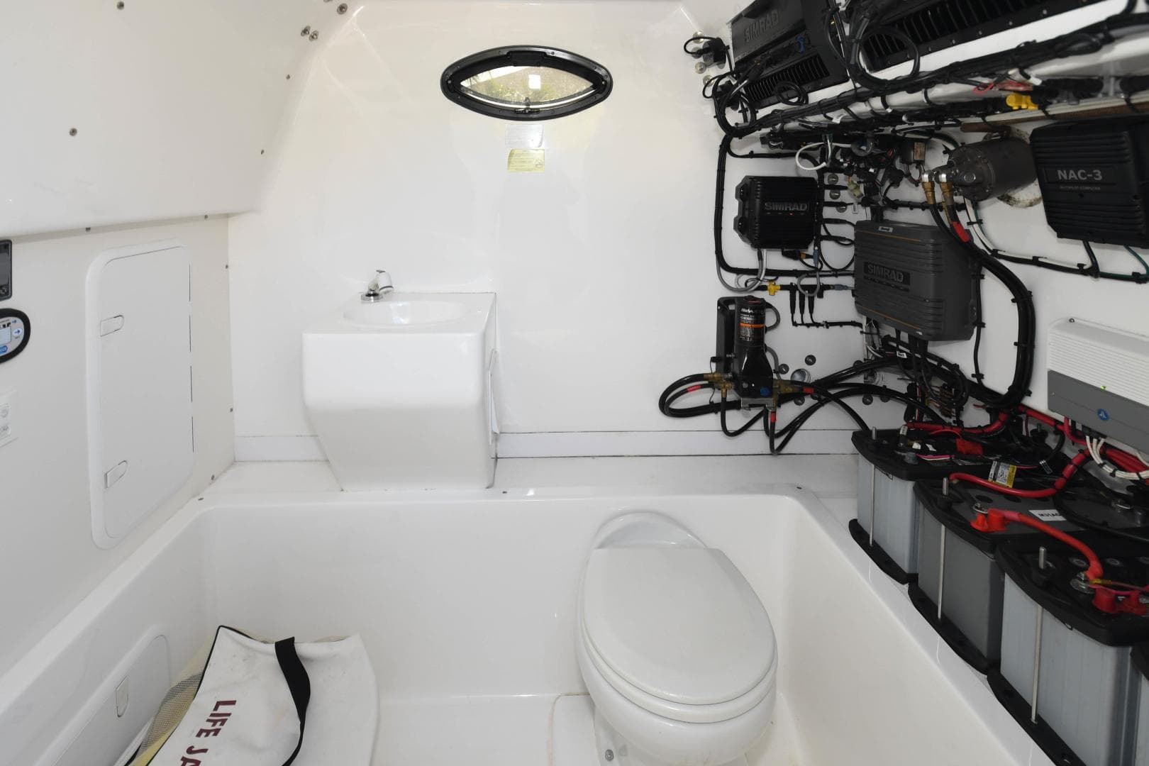 2019 Ocean Master 336 Center Console — photo 23