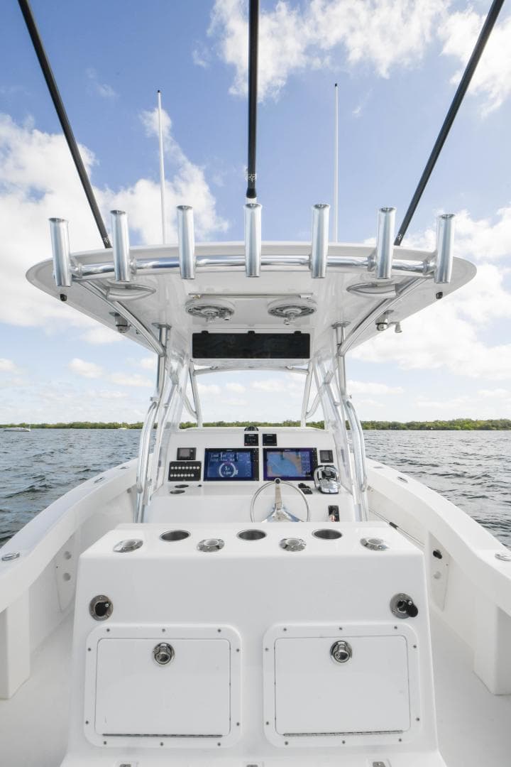2019 Ocean Master 336 Center Console — photo 3