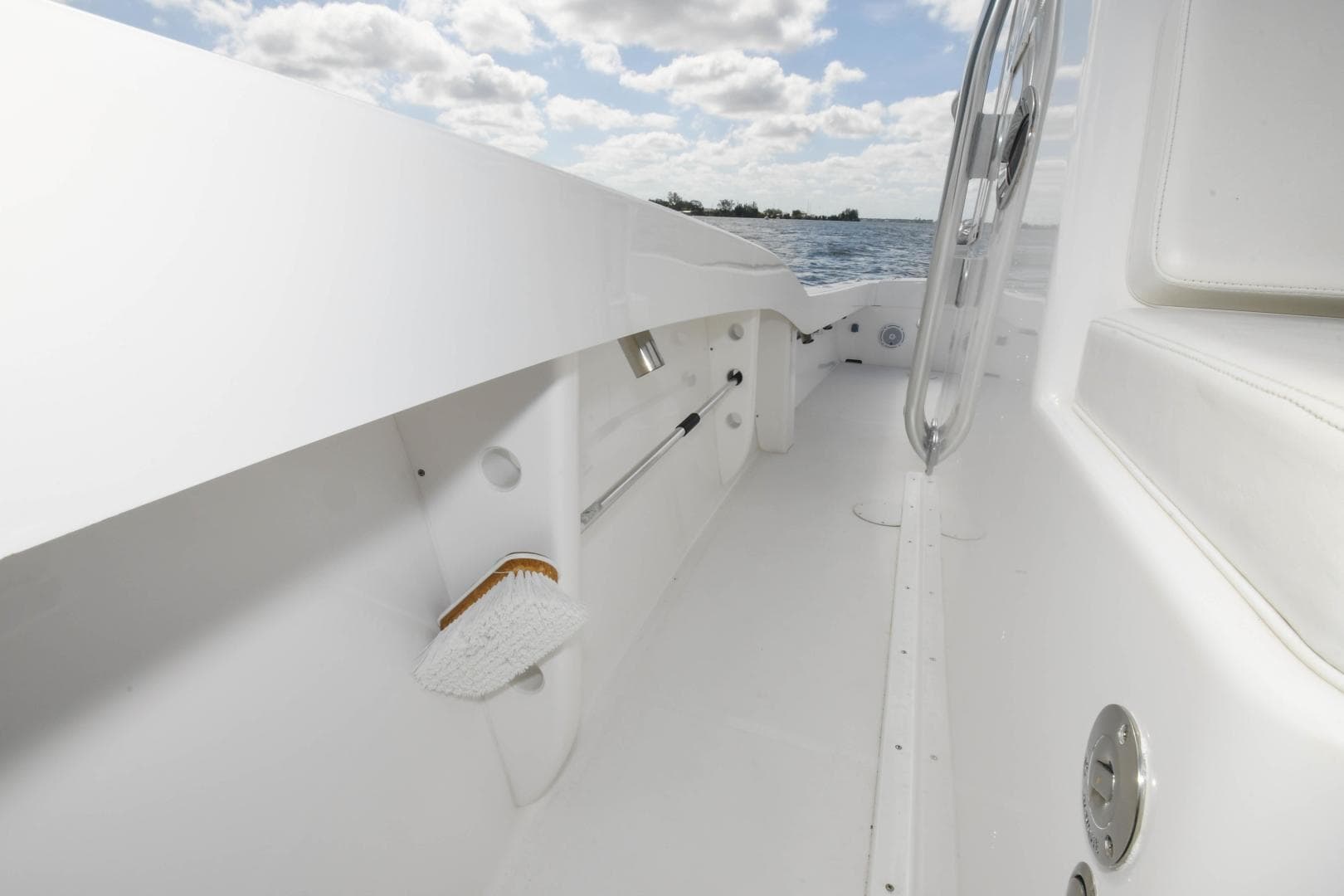 2019 Ocean Master 336 Center Console — photo 15