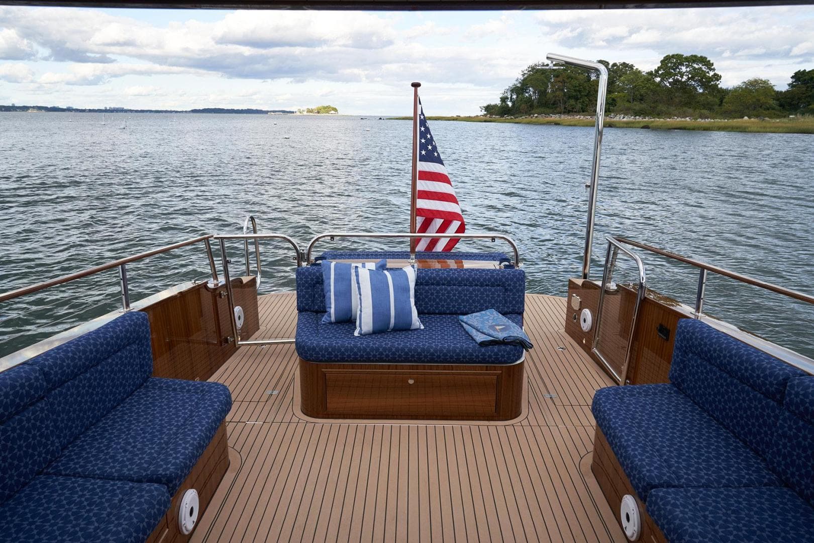 2026 Barton & Gray Daychaser 48 — photo 6