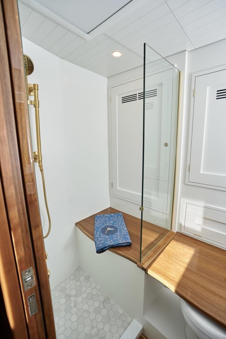 2026 Barton & Gray Daychaser 48 — photo 21