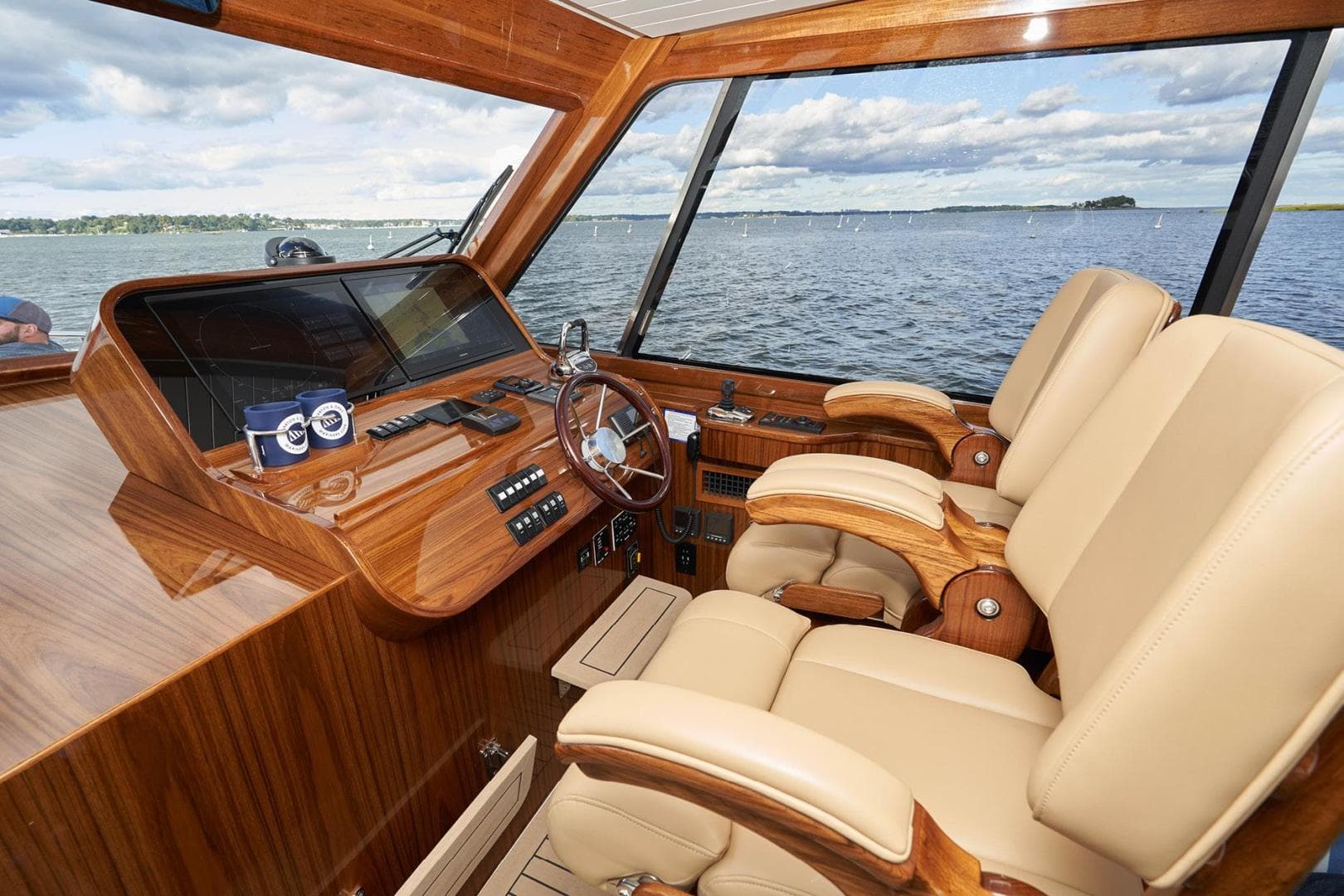 2026 Barton & Gray Daychaser 48 — photo 13