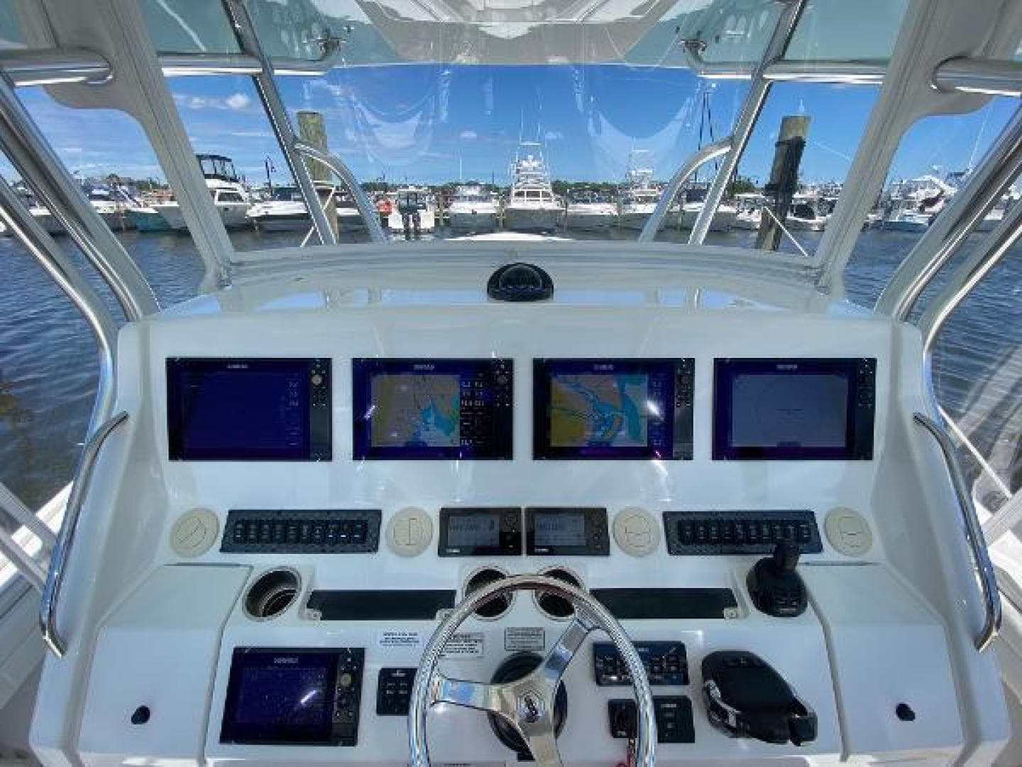 2016 Regulator 41 — photo 39