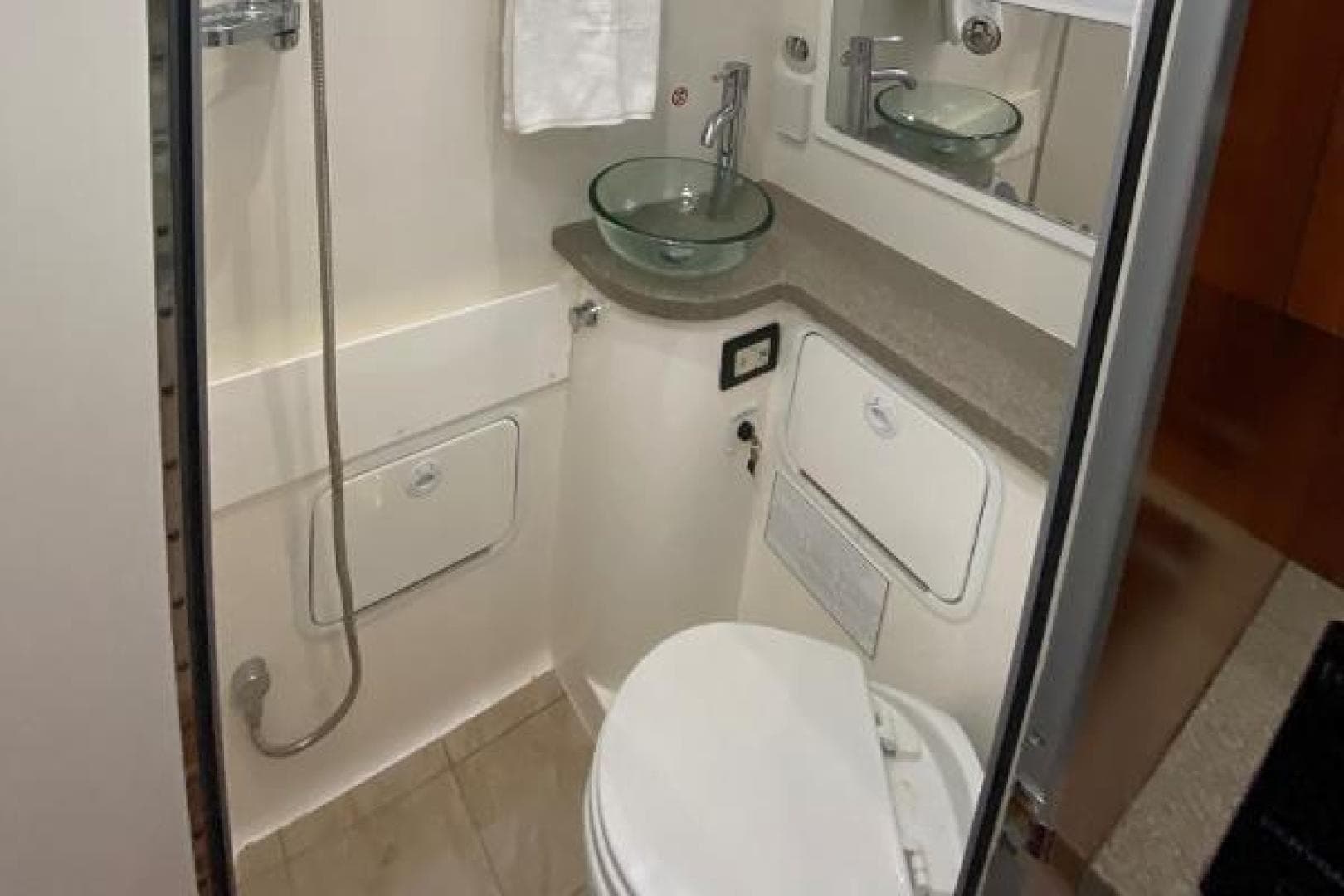 2016 Regulator 41 — photo 54