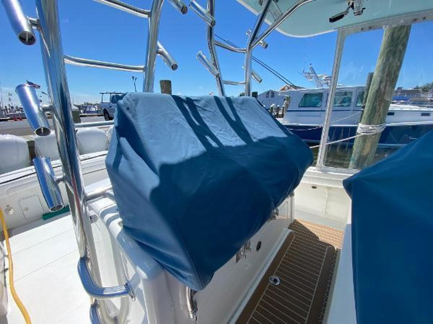 2016 Regulator 41 — photo 57