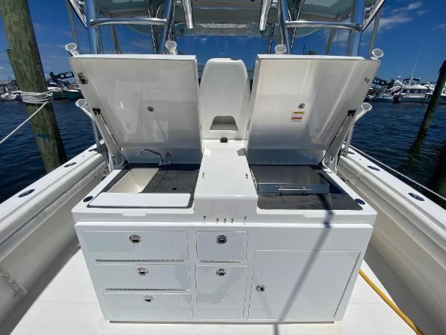 2016 Regulator 41 — photo 35