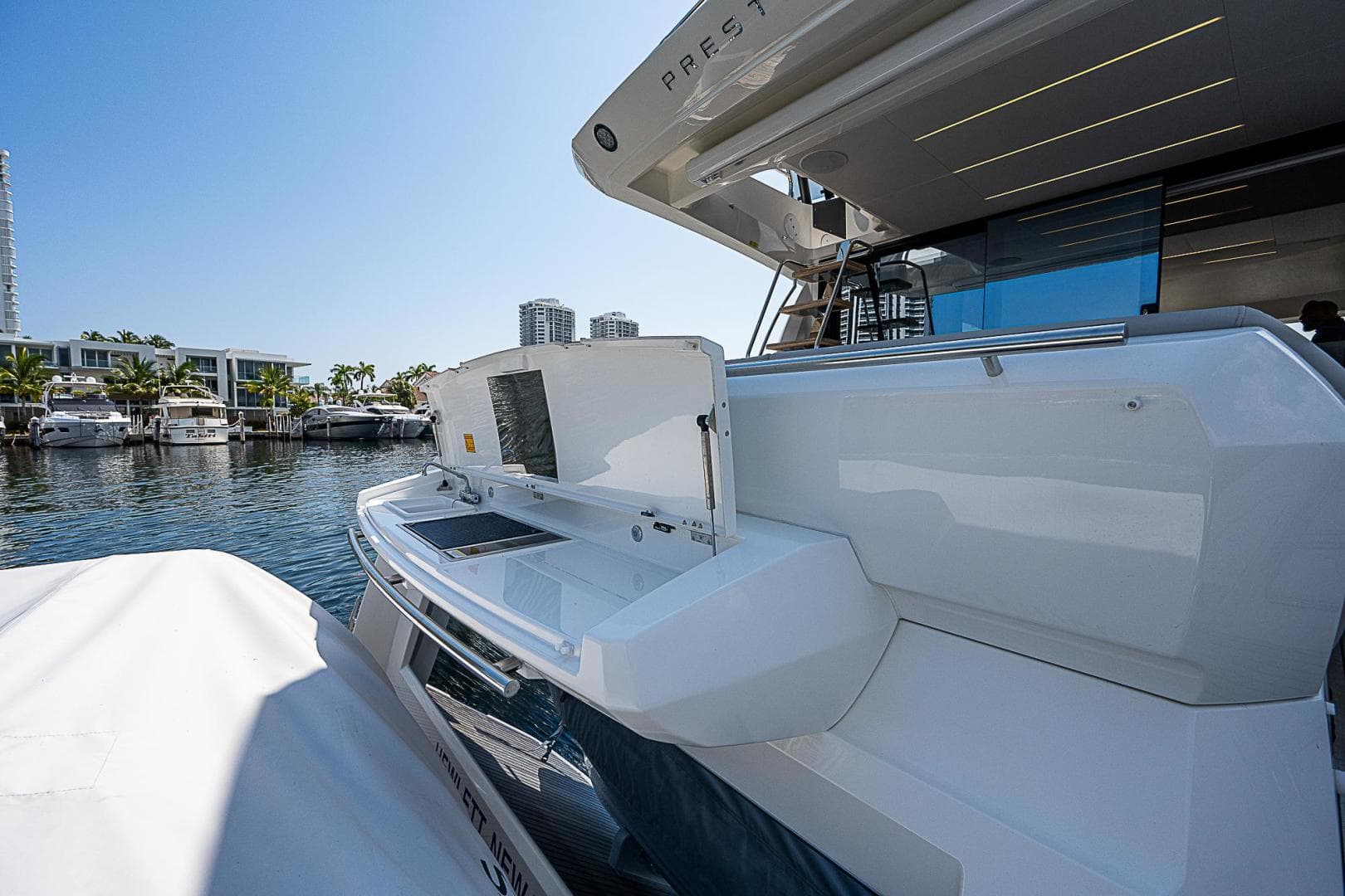 2022 Prestige 520 Flybridge — photo 10