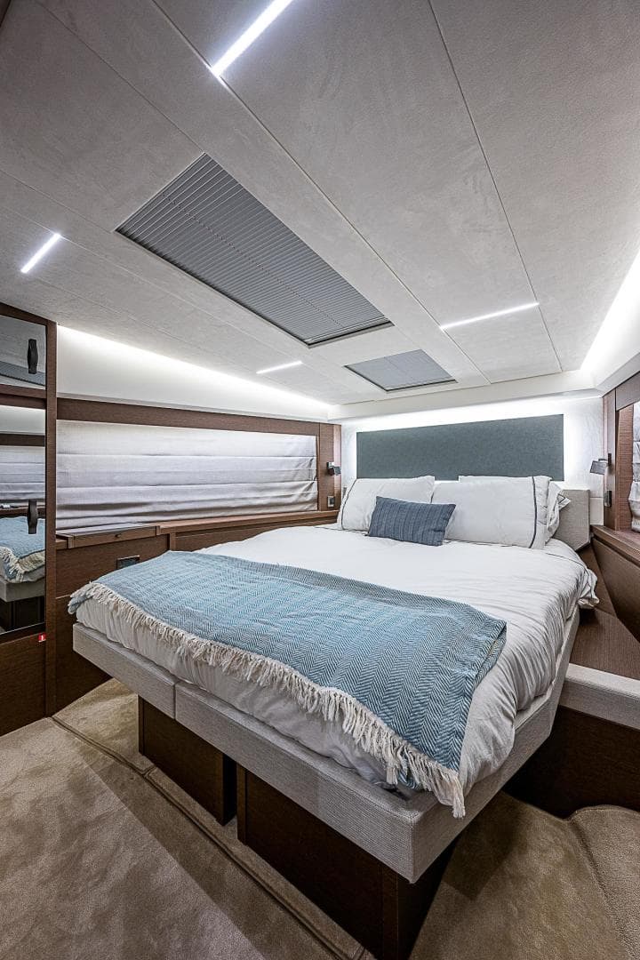 2022 Prestige 520 Flybridge — photo 34