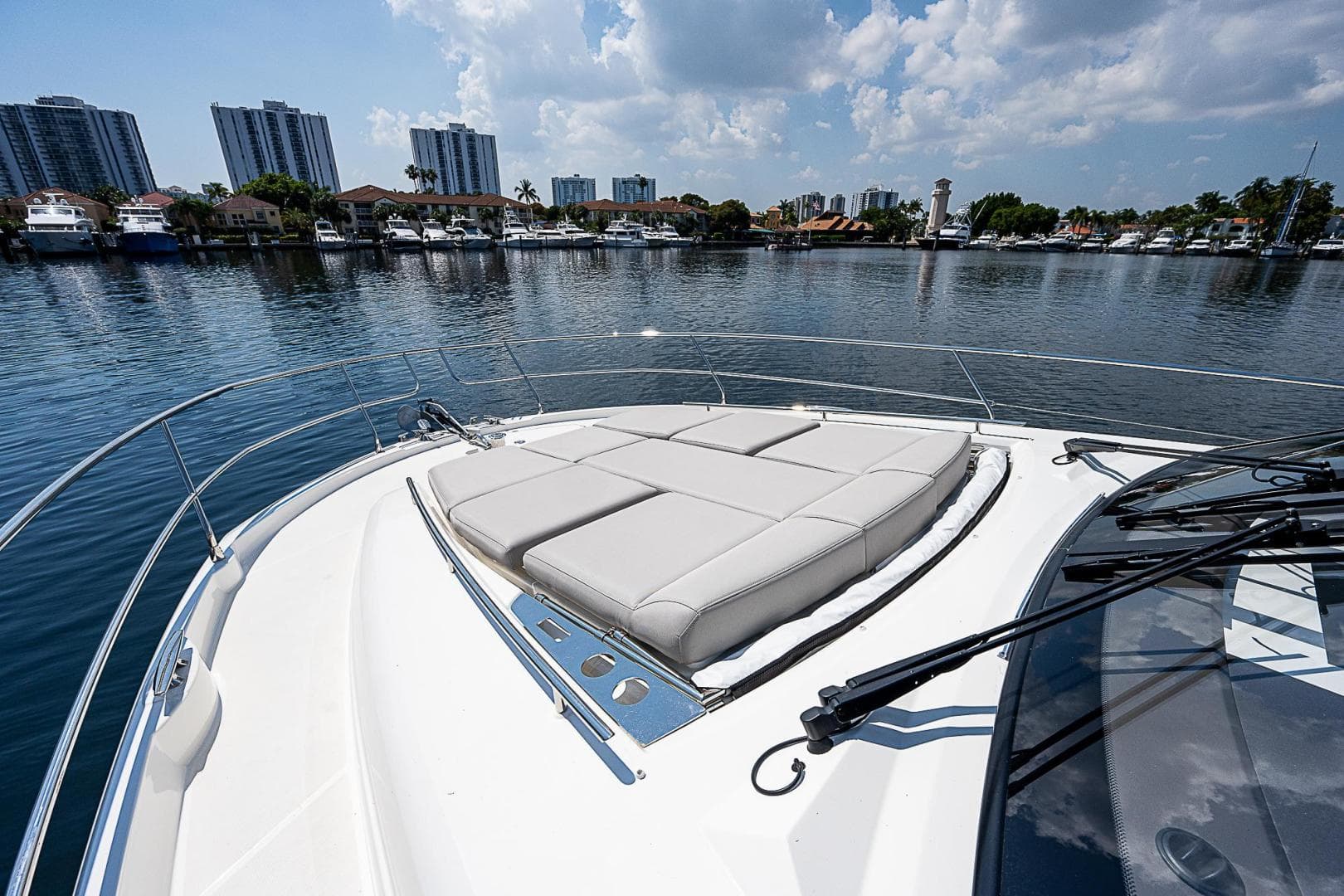 2022 Prestige 520 Flybridge — photo 6