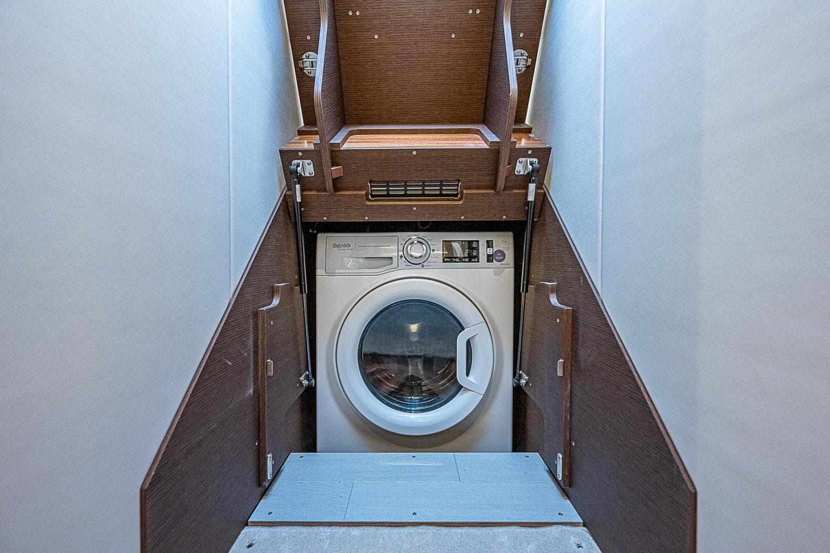 2022 Prestige 520 Flybridge — photo 33