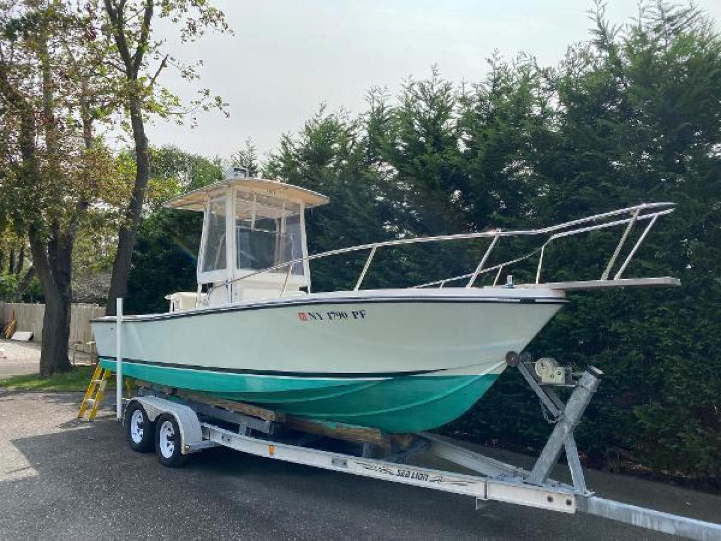 1982 Mako 23 Onboard Diesel — photo 9