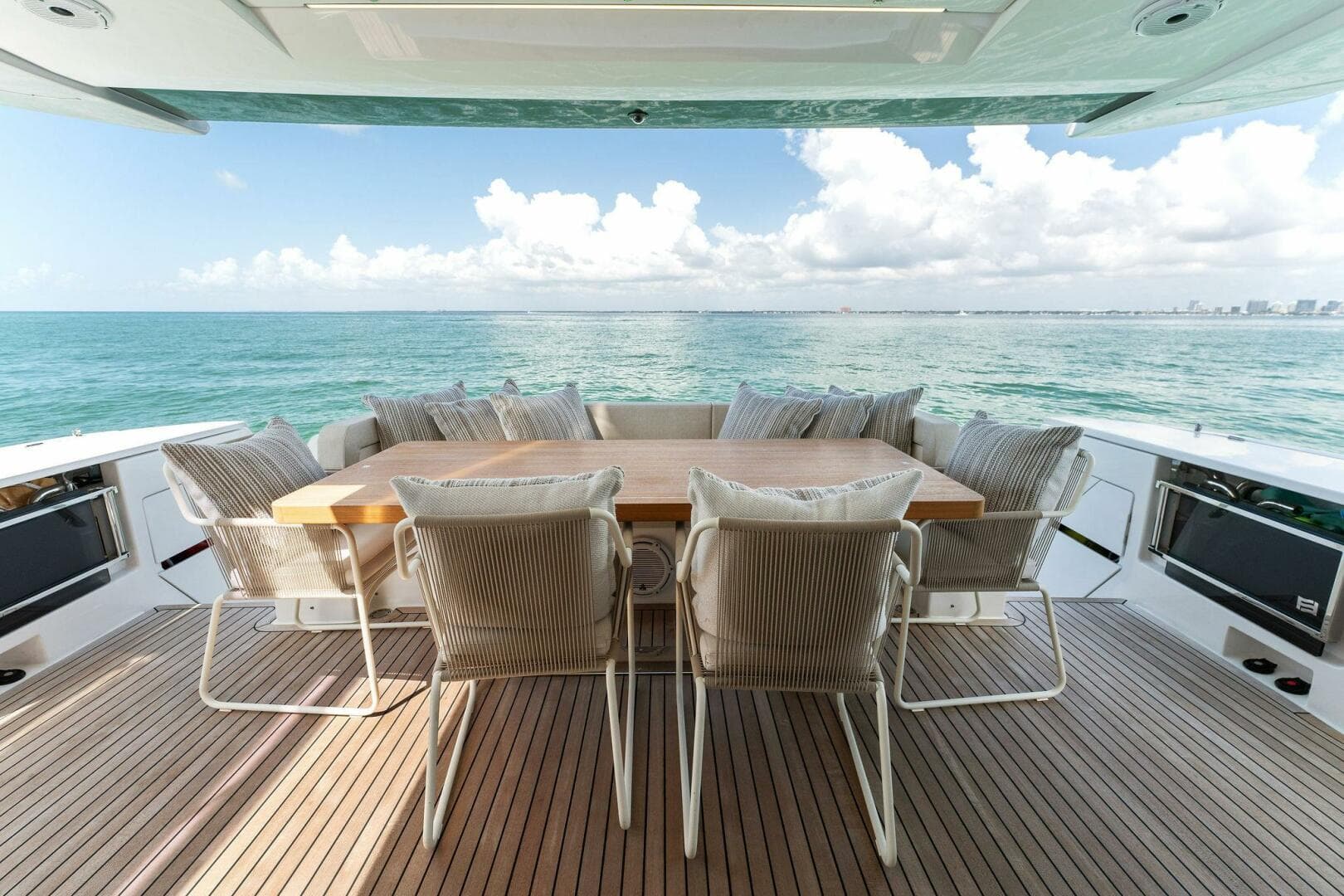 2023 Ferretti Yachts 780 — photo 8