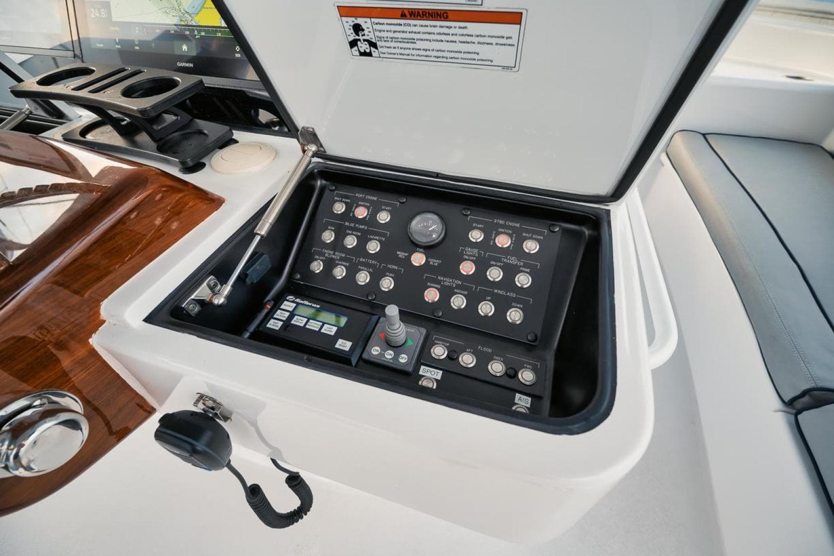 2020 Hatteras Convertible GT 59 — photo 24