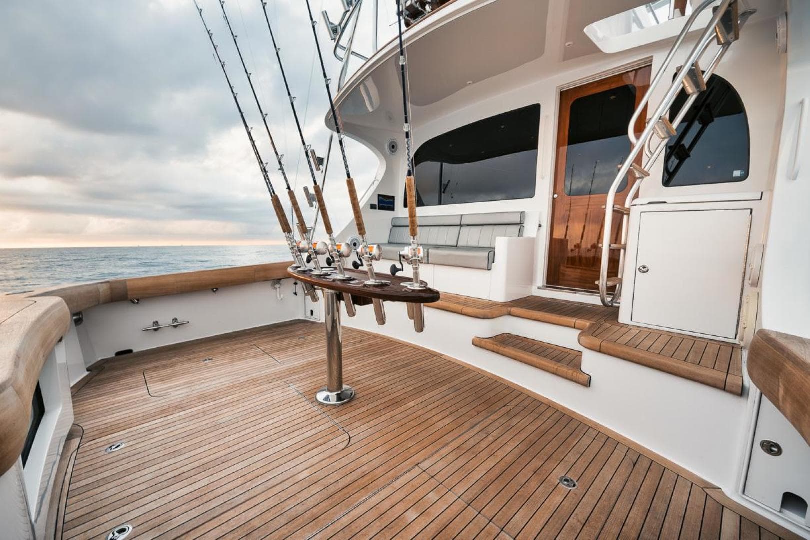 2020 Hatteras Convertible GT 59 — photo 19