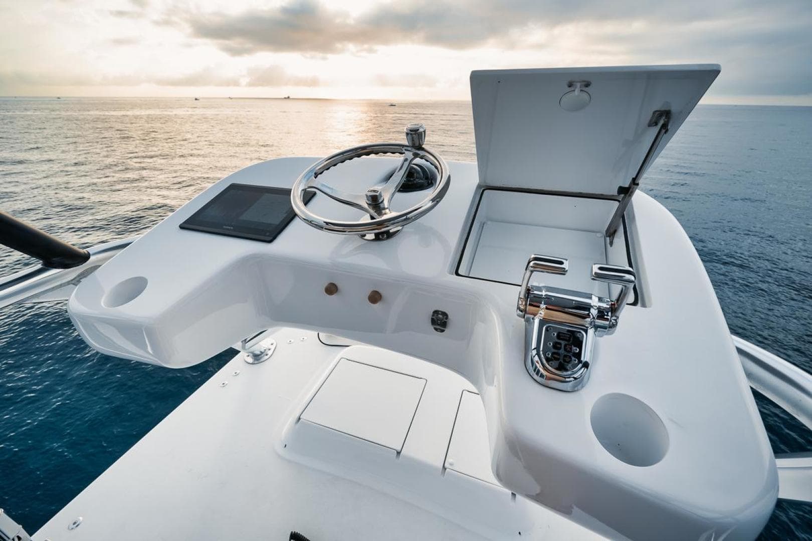 2020 Hatteras Convertible GT 59 — photo 30