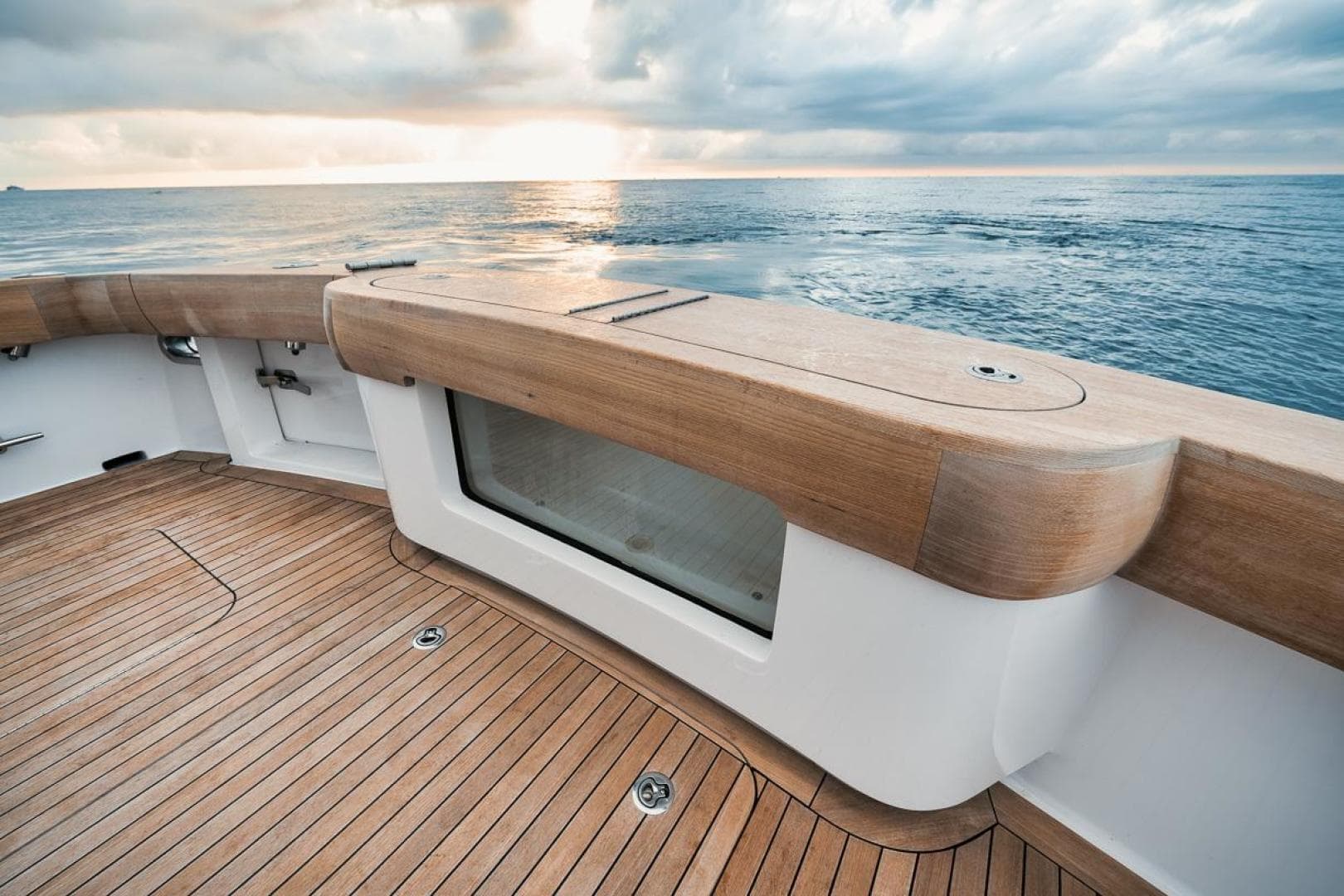 2020 Hatteras Convertible GT 59 — photo 20