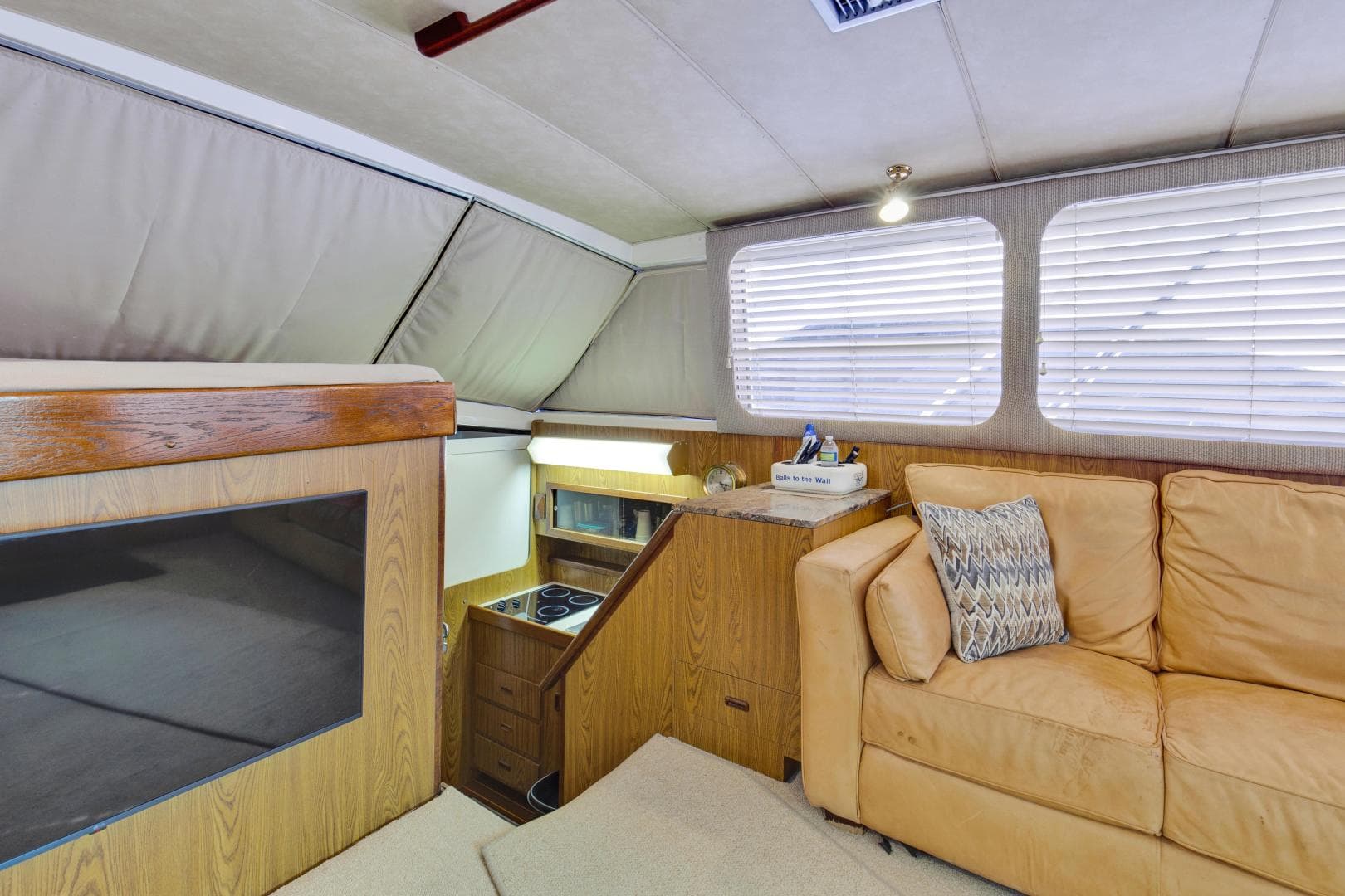 1981 Bertram 42 Convertible — photo 5