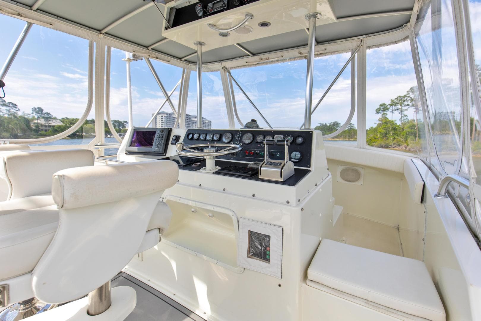 1981 Bertram 42 Convertible — photo 12