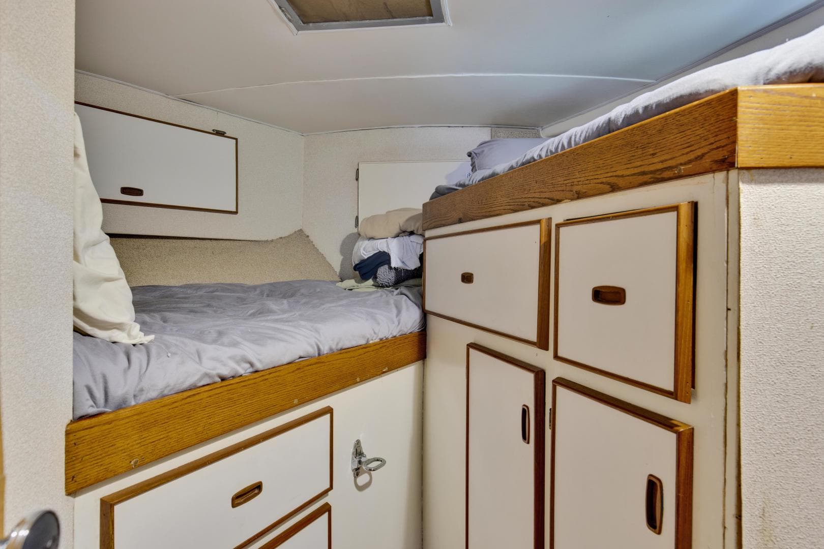 1981 Bertram 42 Convertible — photo 10