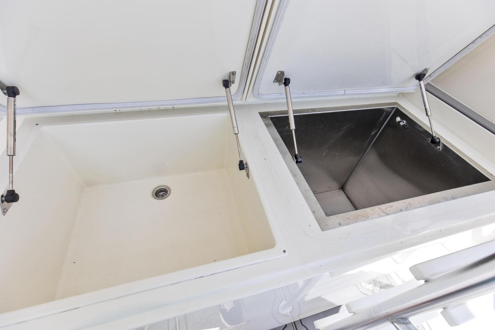 1981 Bertram 42 Convertible — photo 21