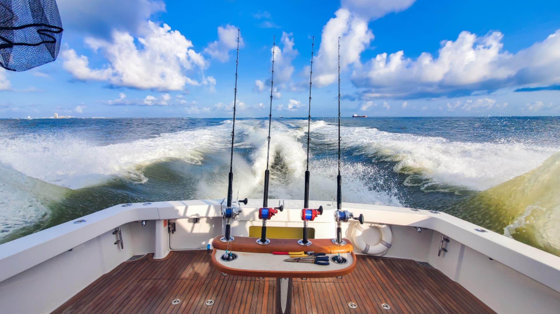 2008 Viking 52 Sport Coupe — photo 2