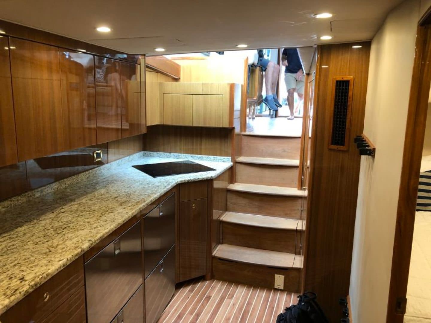 2008 Viking 52 Sport Coupe — photo 6