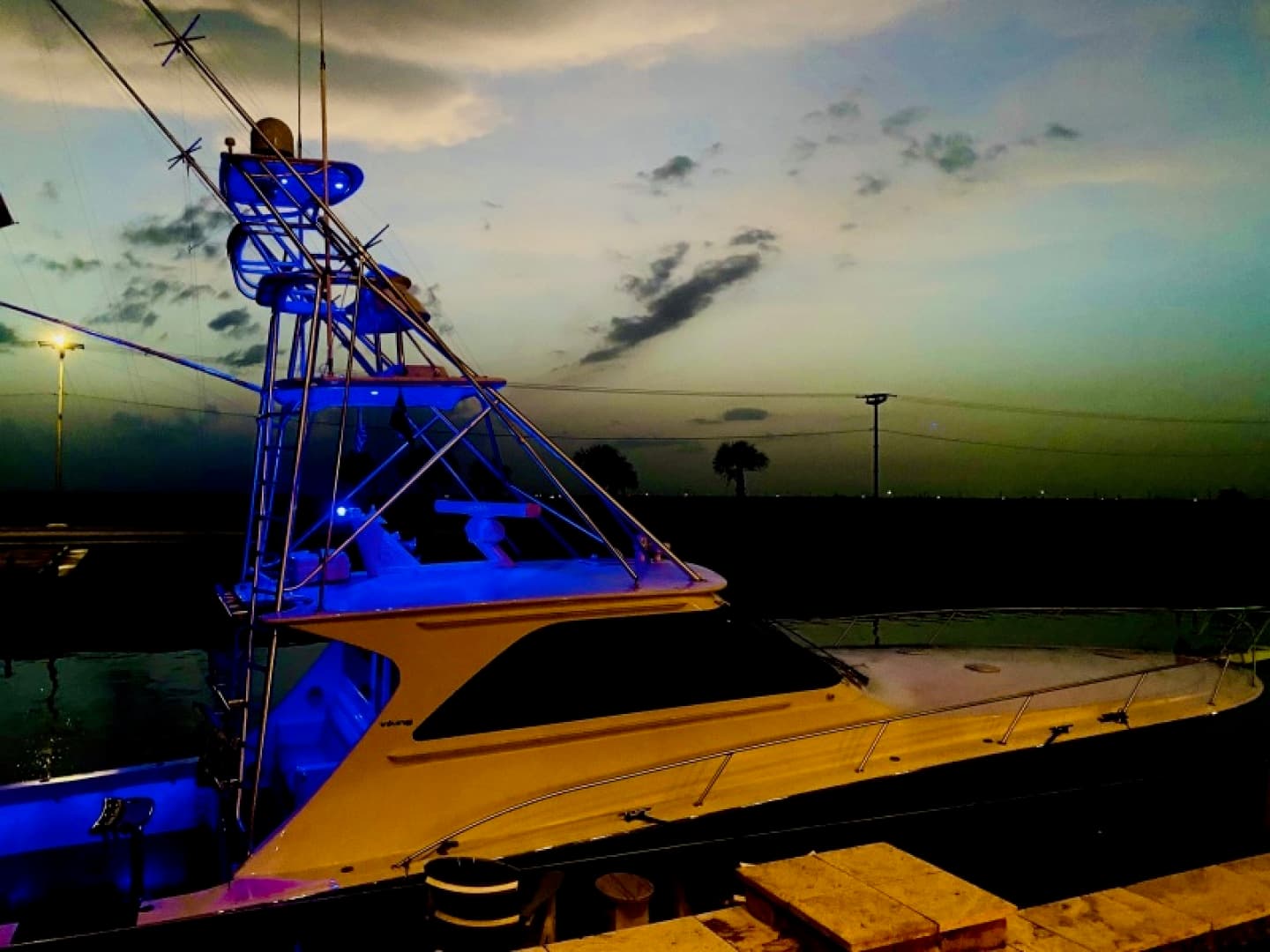 2008 Viking 52 Sport Coupe — photo 15