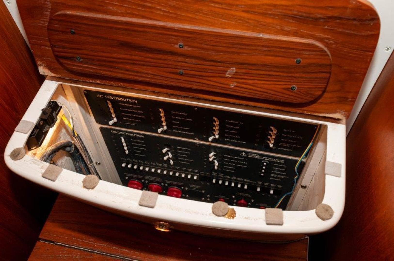 2003 Tiara Yachts 4200 Open — photo 11