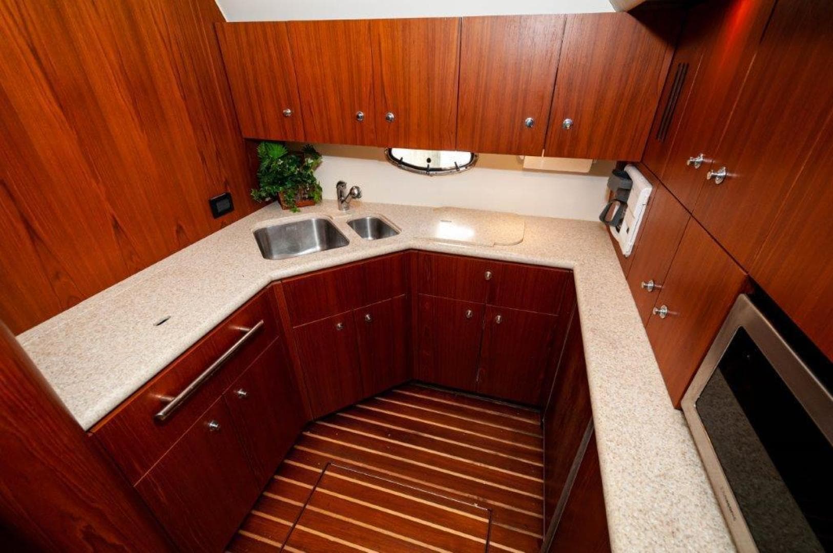 2003 Tiara Yachts 4200 Open — photo 8