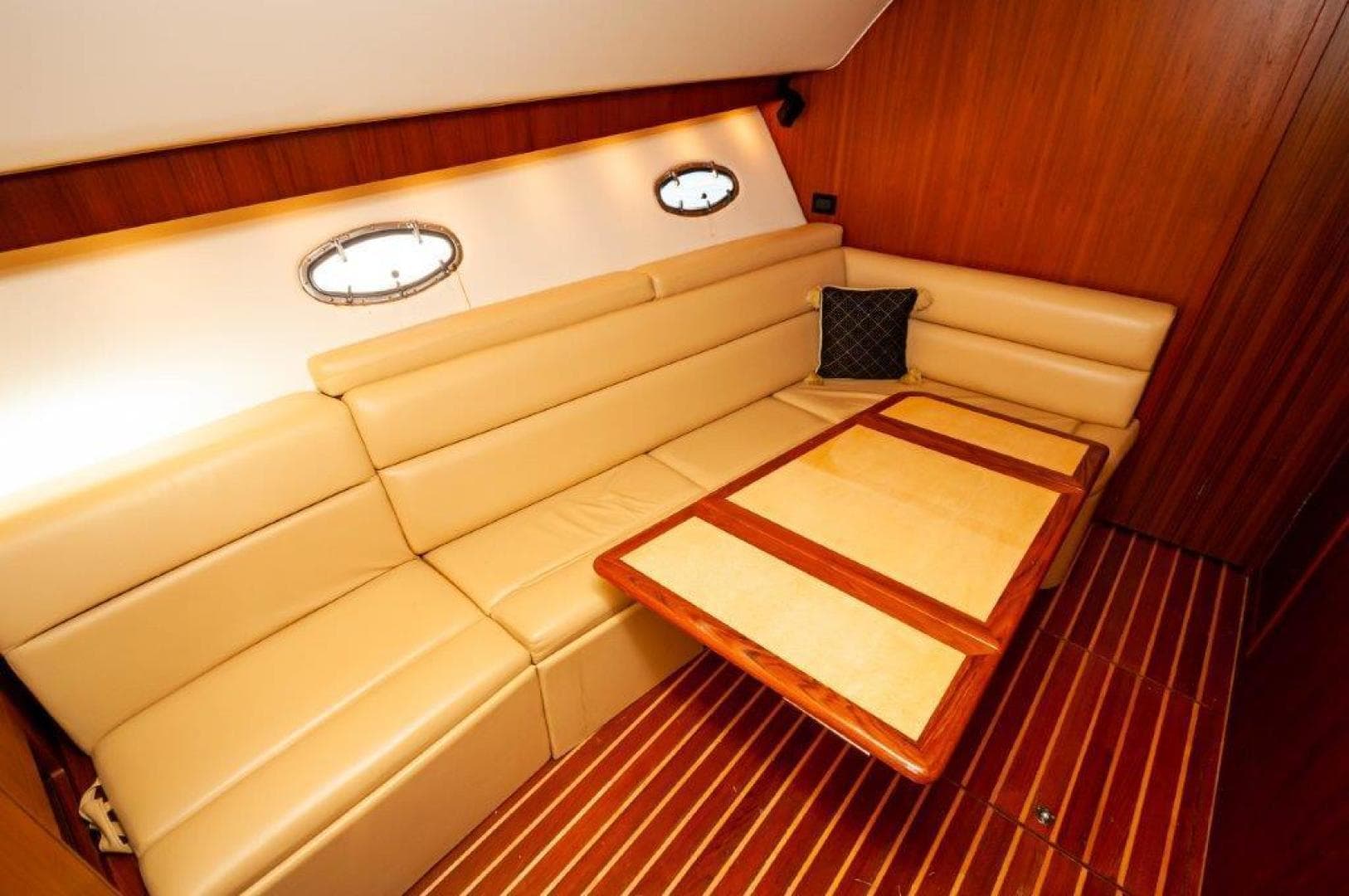 2003 Tiara Yachts 4200 Open — photo 5