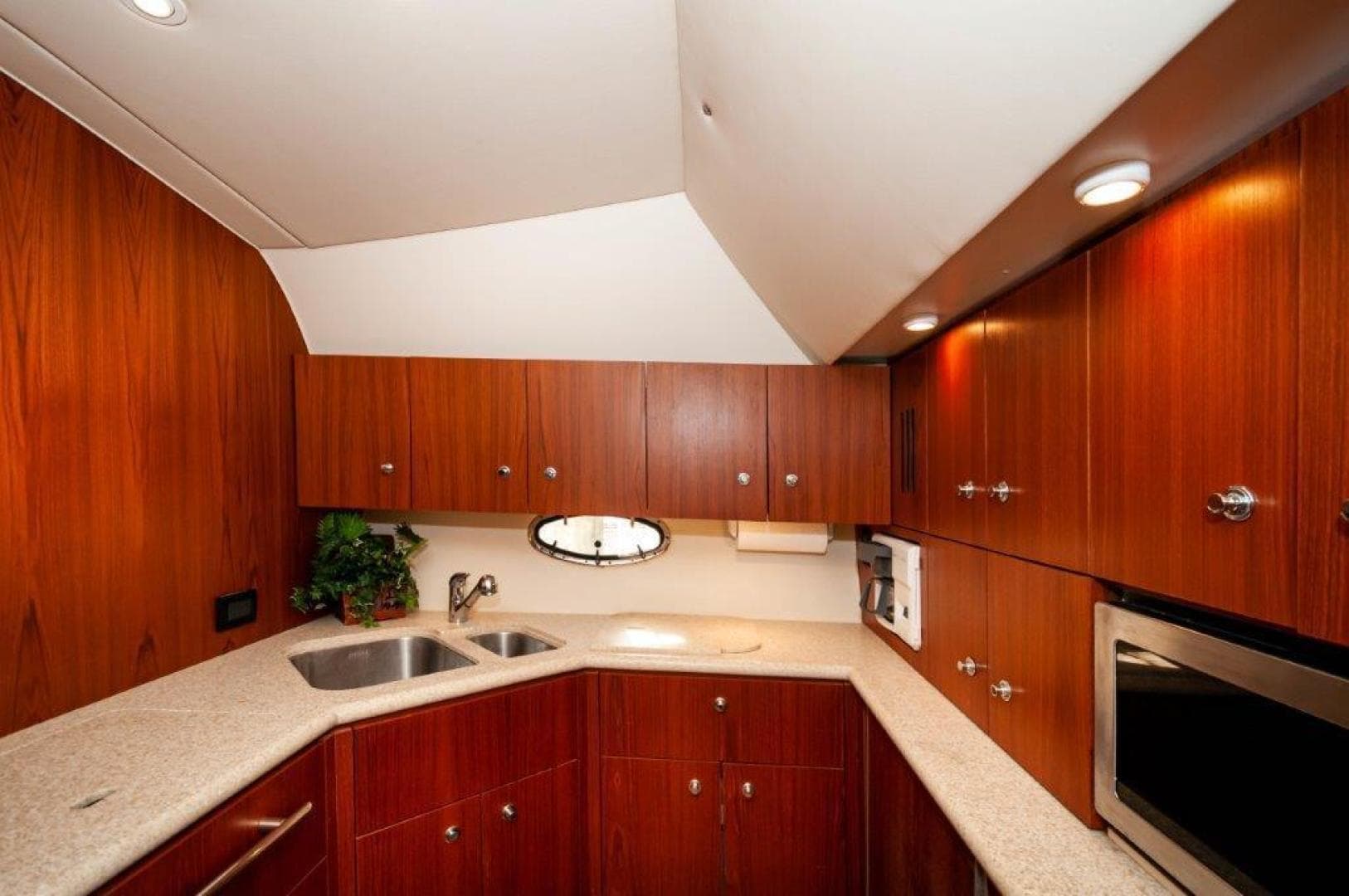 2003 Tiara Yachts 4200 Open — photo 9