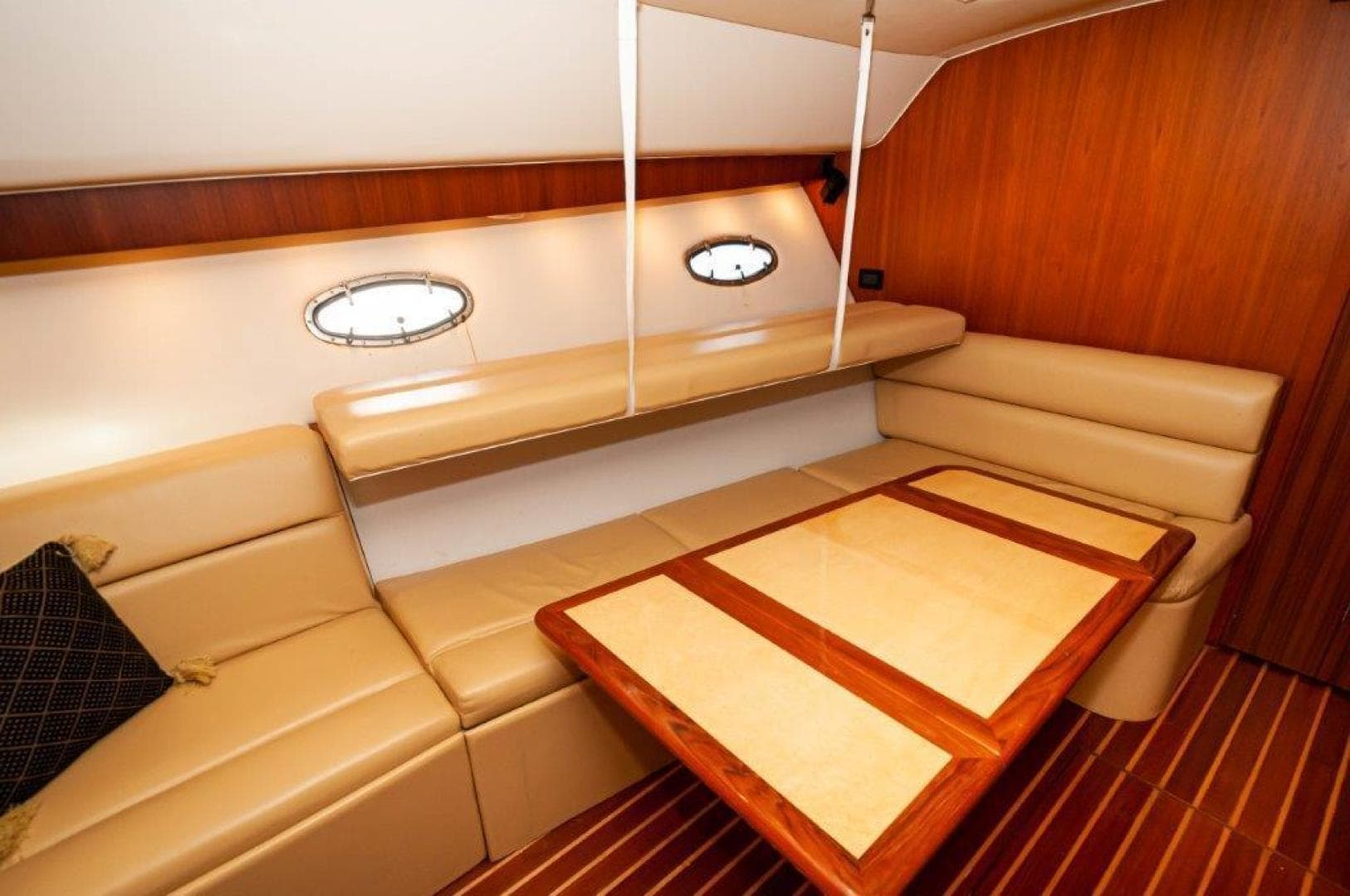 2003 Tiara Yachts 4200 Open — photo 6