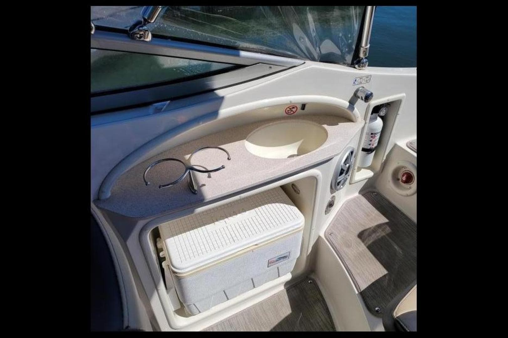 2018 Stingray 215 Cr — photo 7