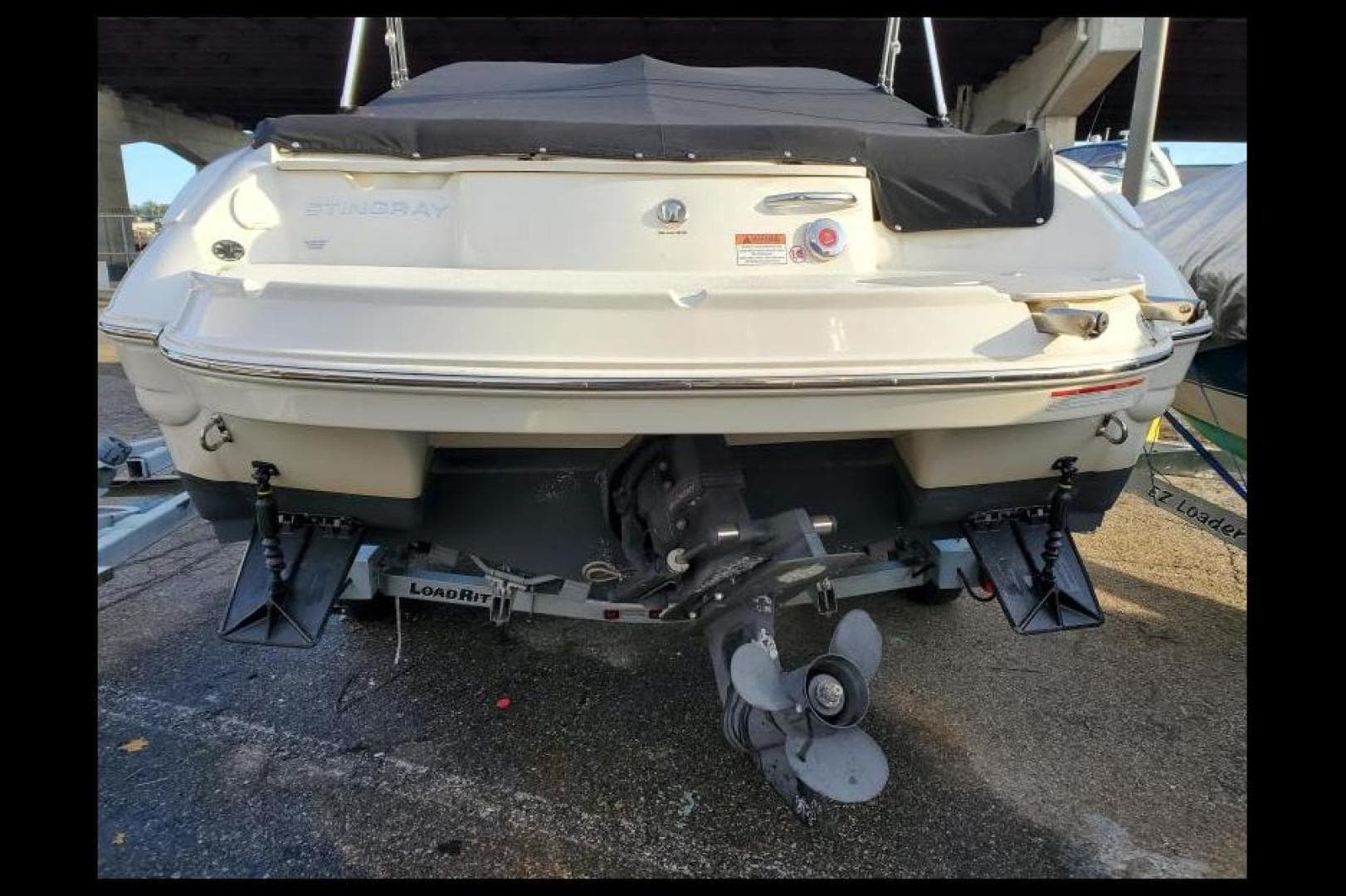 2018 Stingray 215 Cr — photo 3