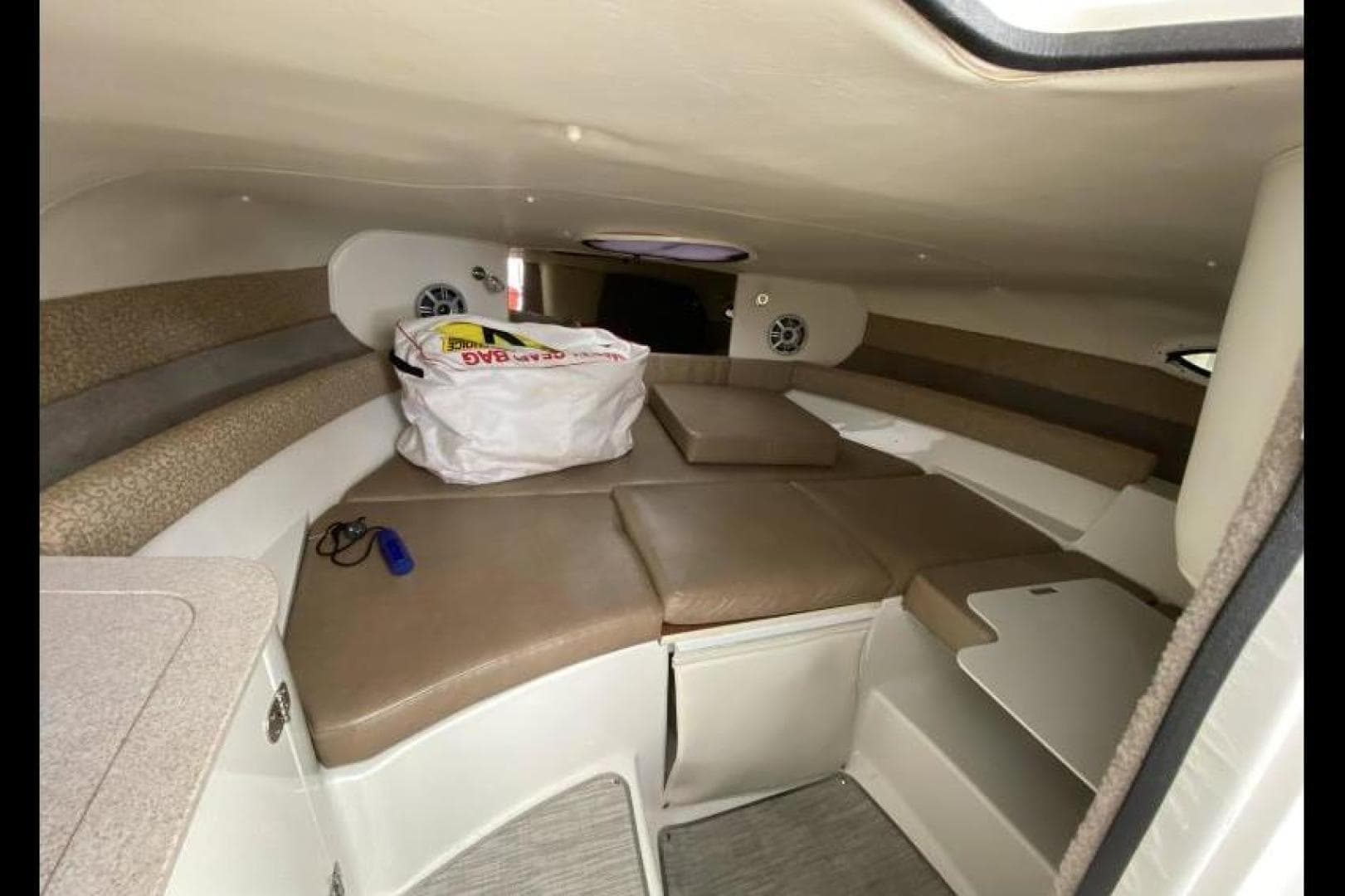 2018 Stingray 215 Cr — photo 8