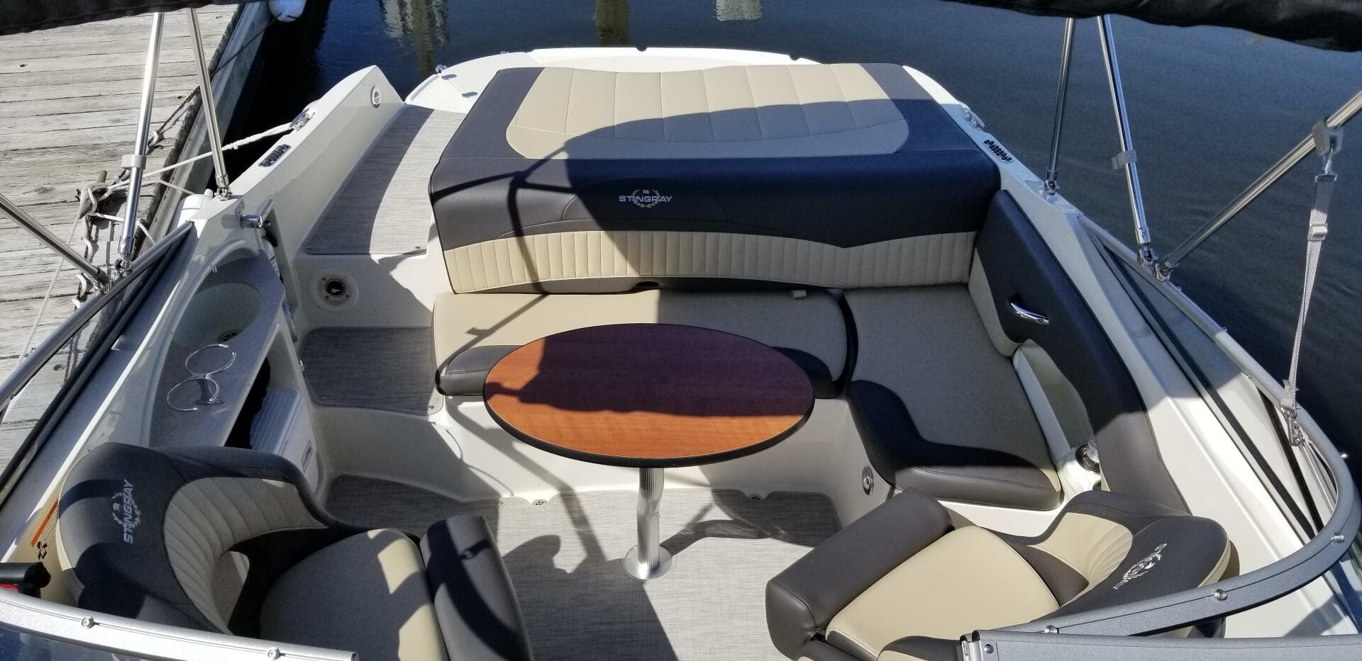 2018 Stingray 215 Cr — photo 5