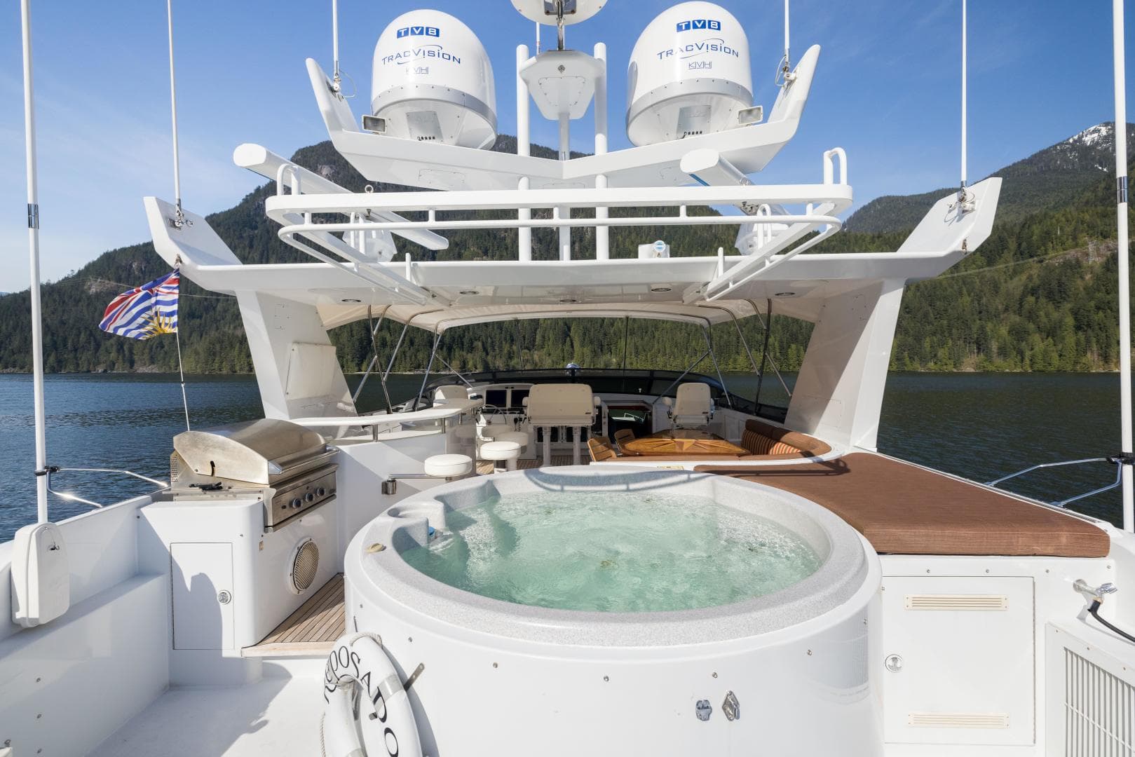 2000 Crescent — photo 25