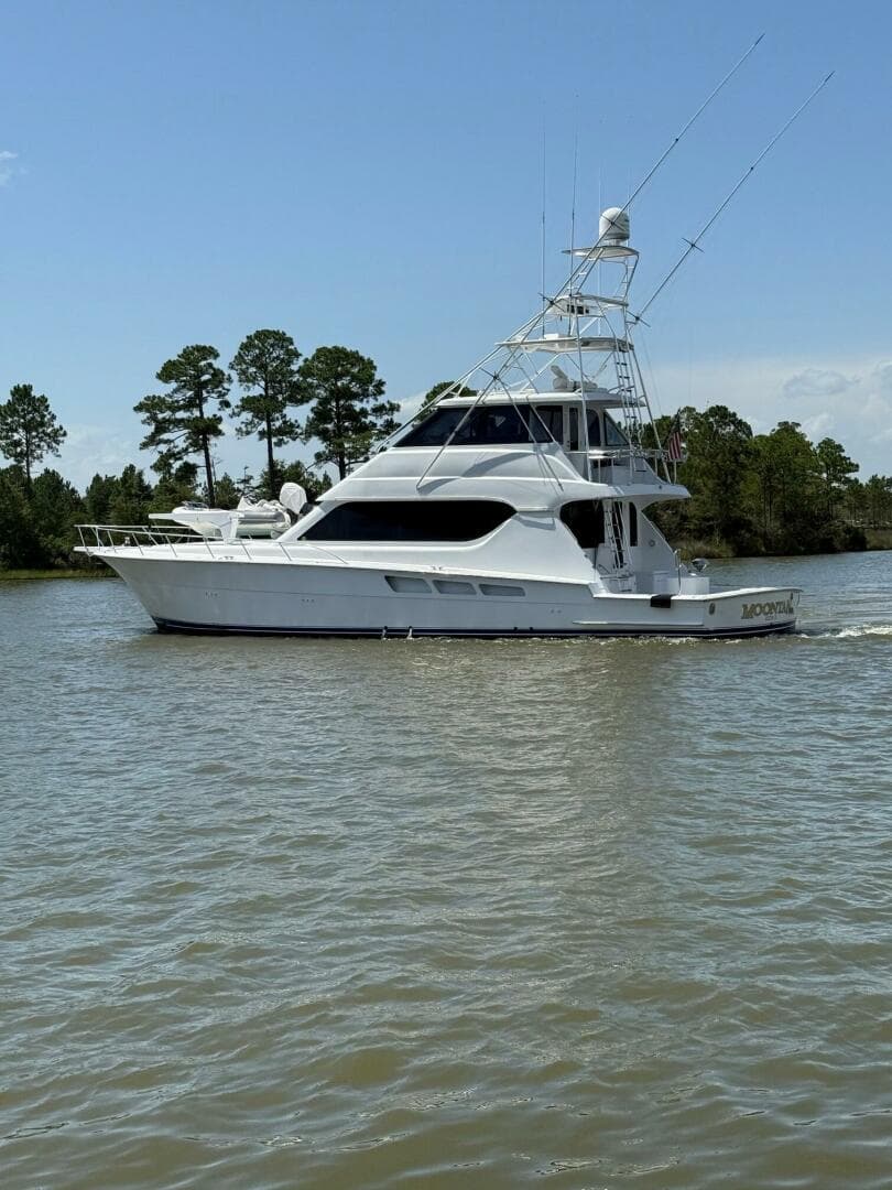 2002 Hatteras 65 Enclosed Bridge — photo 23