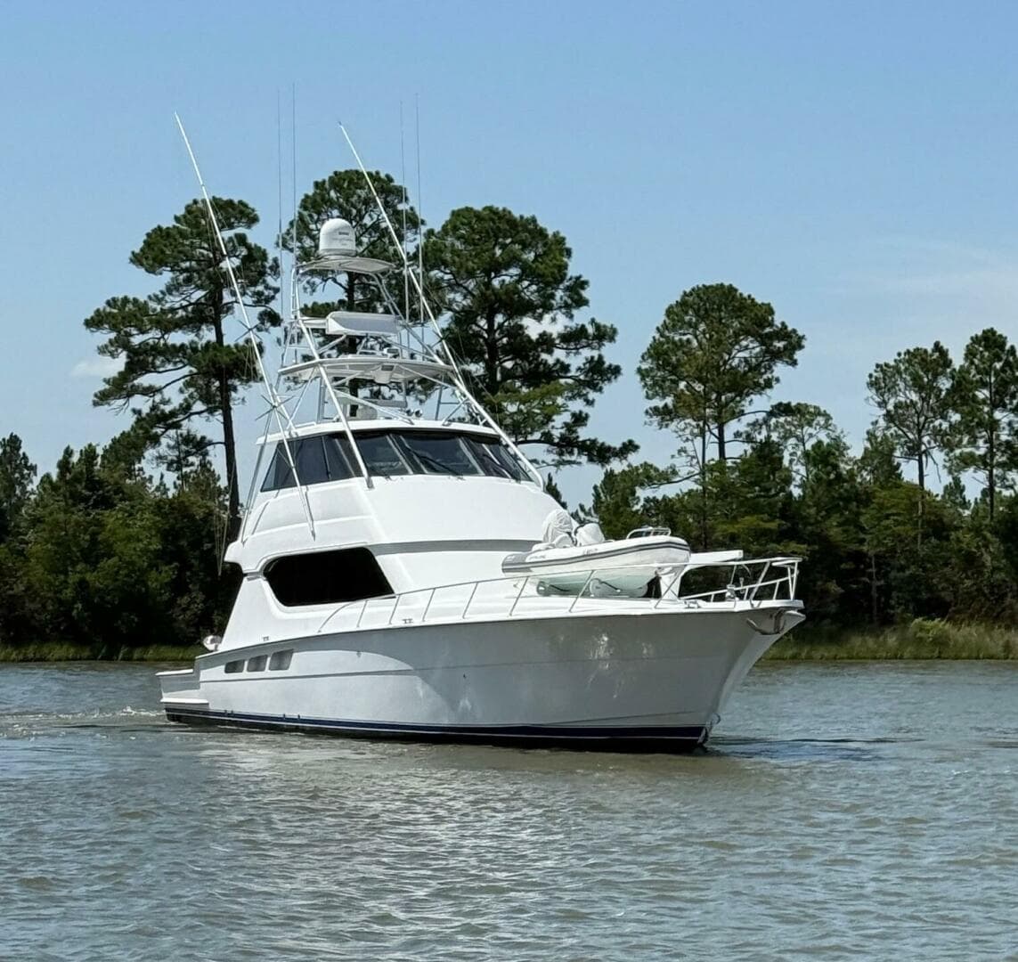 2002 Hatteras 65 Enclosed Bridge — photo 1
