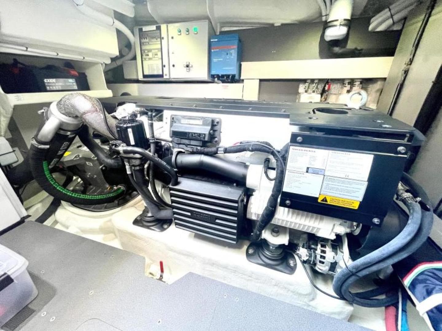 2022 Absolute 48 Coupe — photo 33