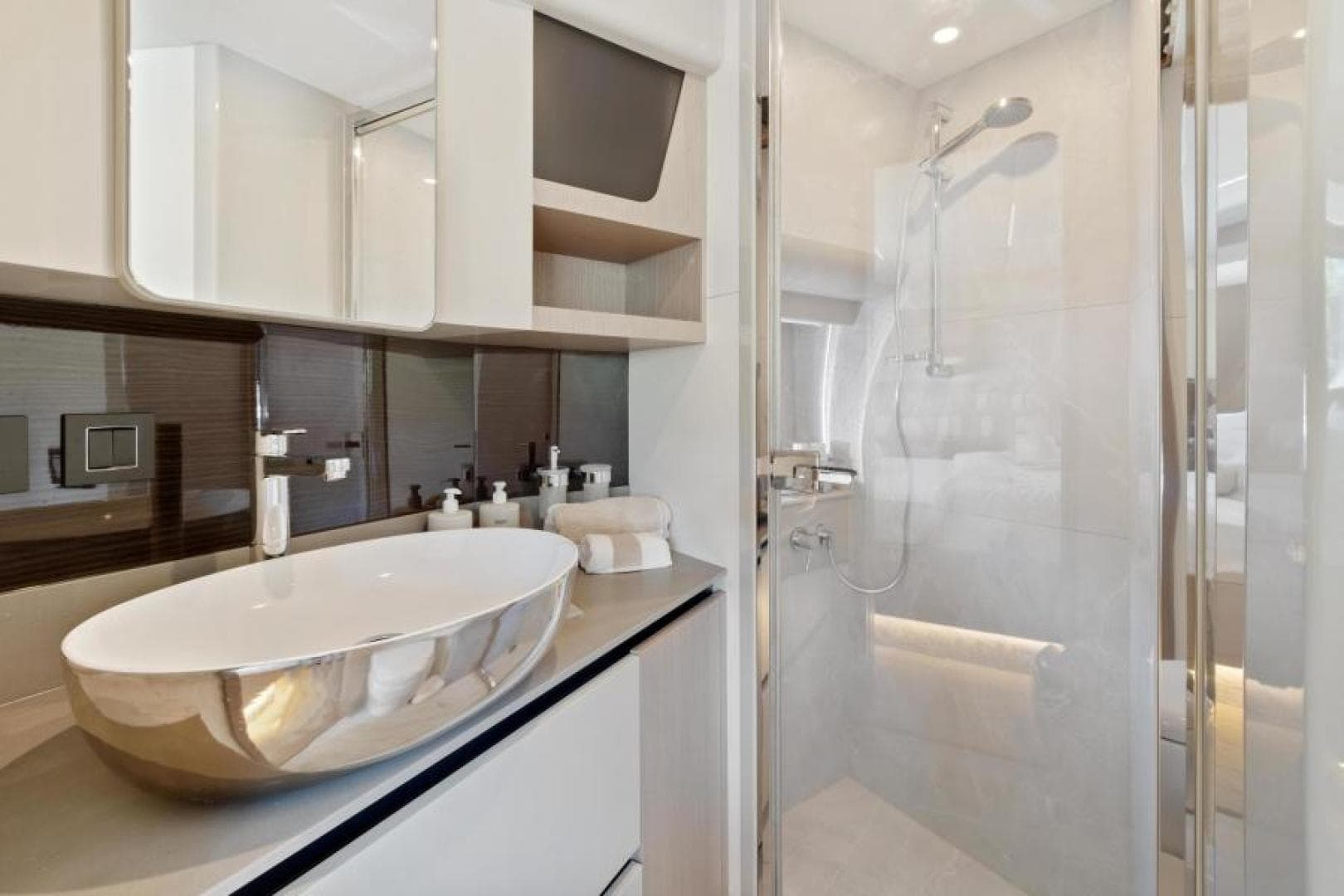 2022 Absolute 48 Coupe — photo 32