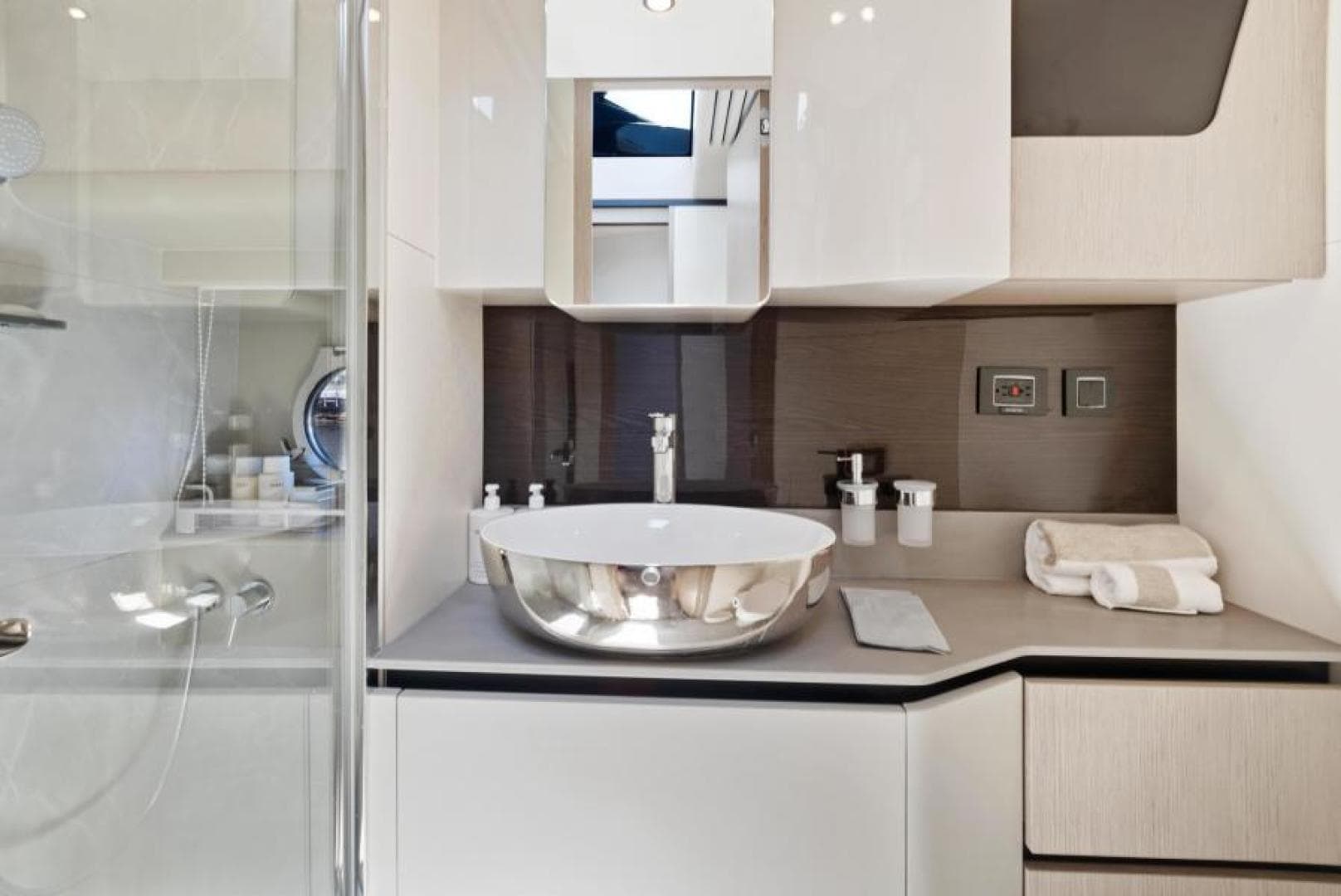 2022 Absolute 48 Coupe — photo 24