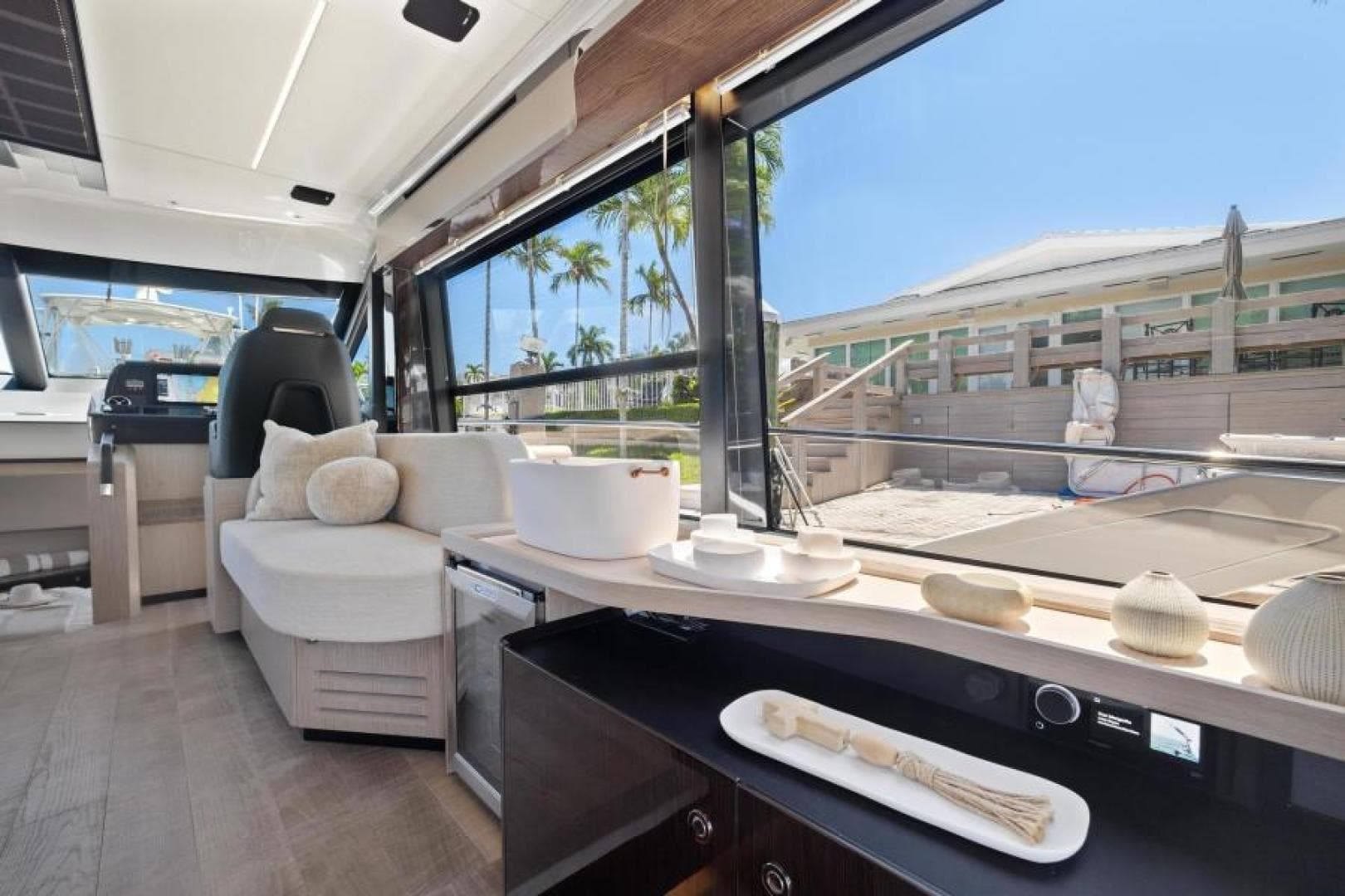 2022 Absolute 48 Coupe — photo 15